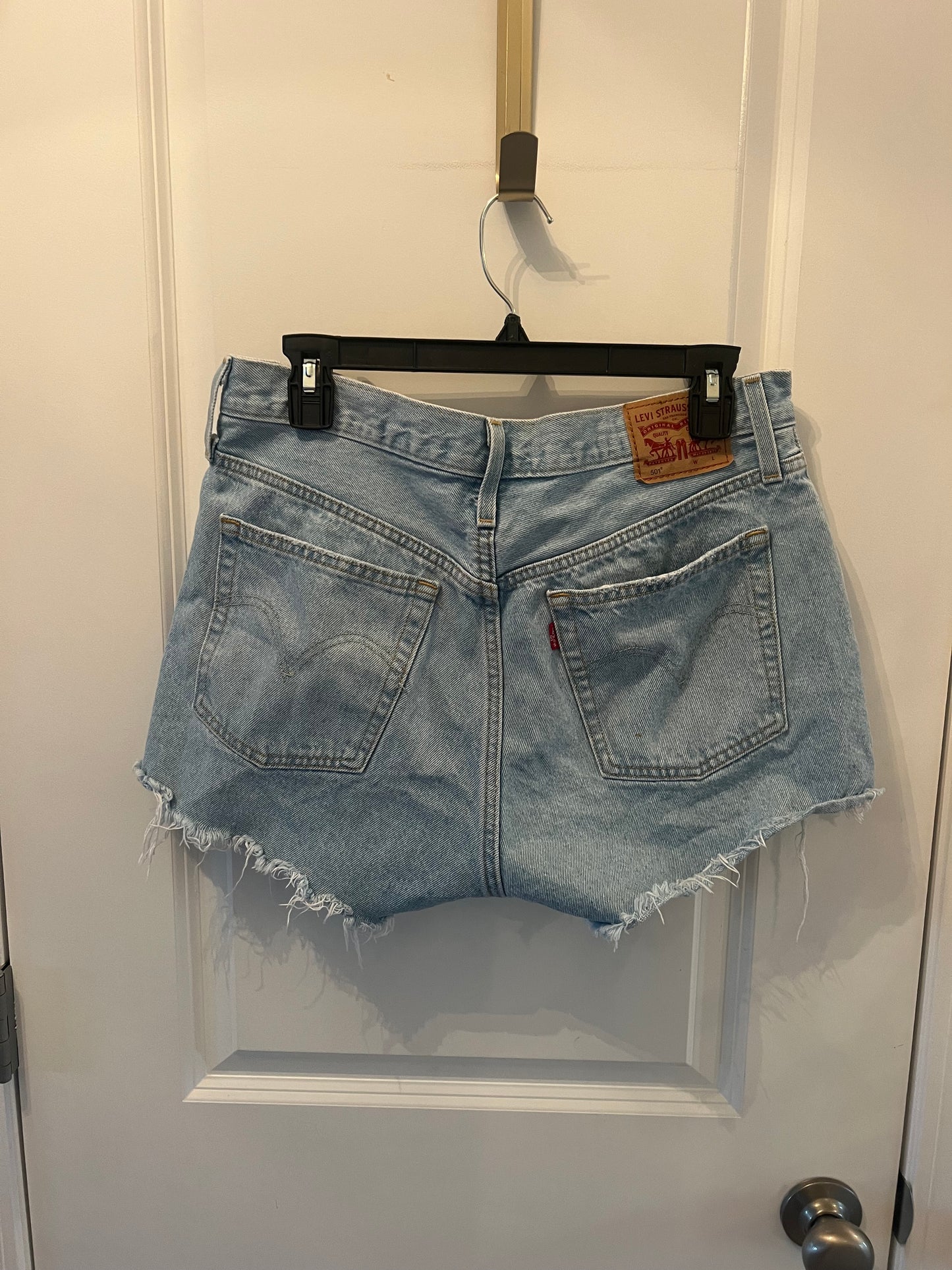 Levi’s Distressed Cutoff 501 Denim Shorts Women’s Size 30