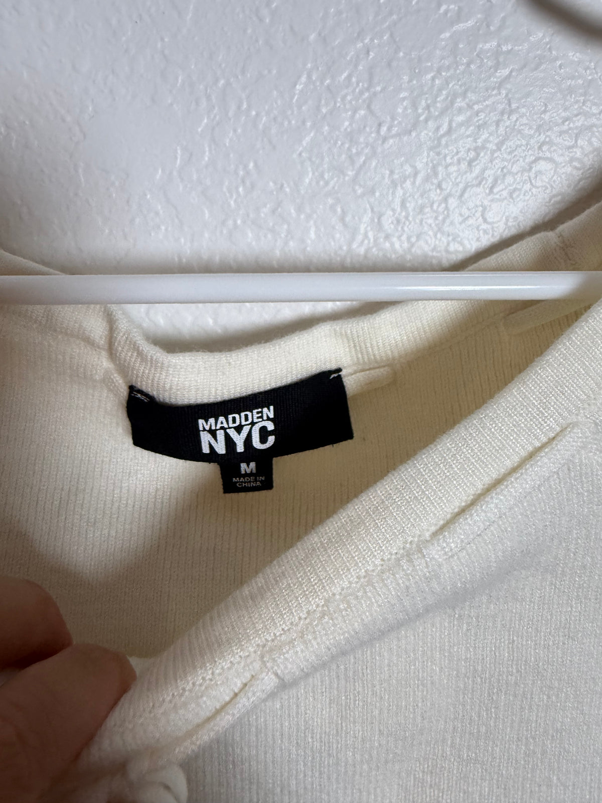 Madden NYC Cream Sweater Size Medium