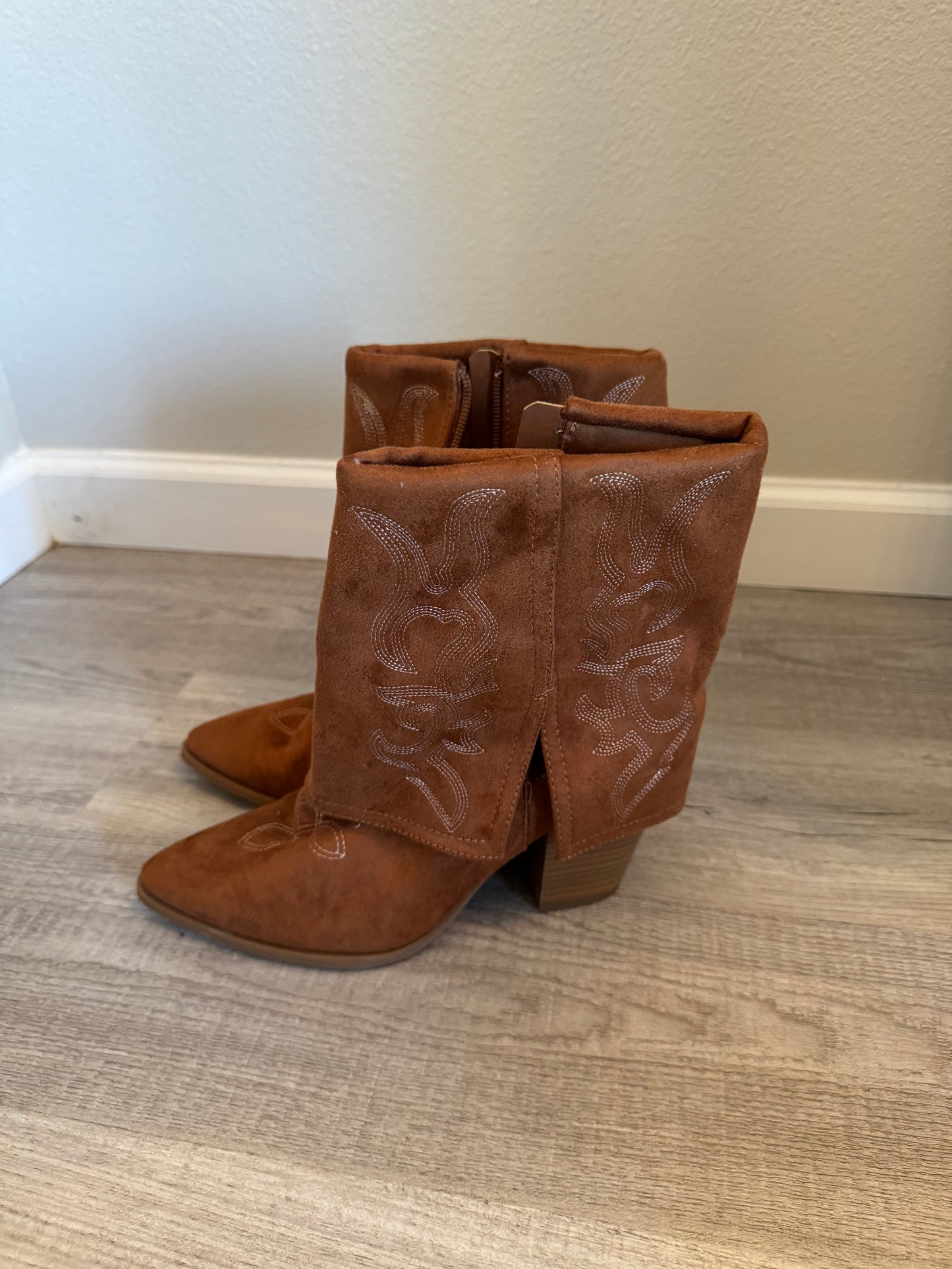 No Boundaries Fold Over Western Boots Women’s 8 Cognac