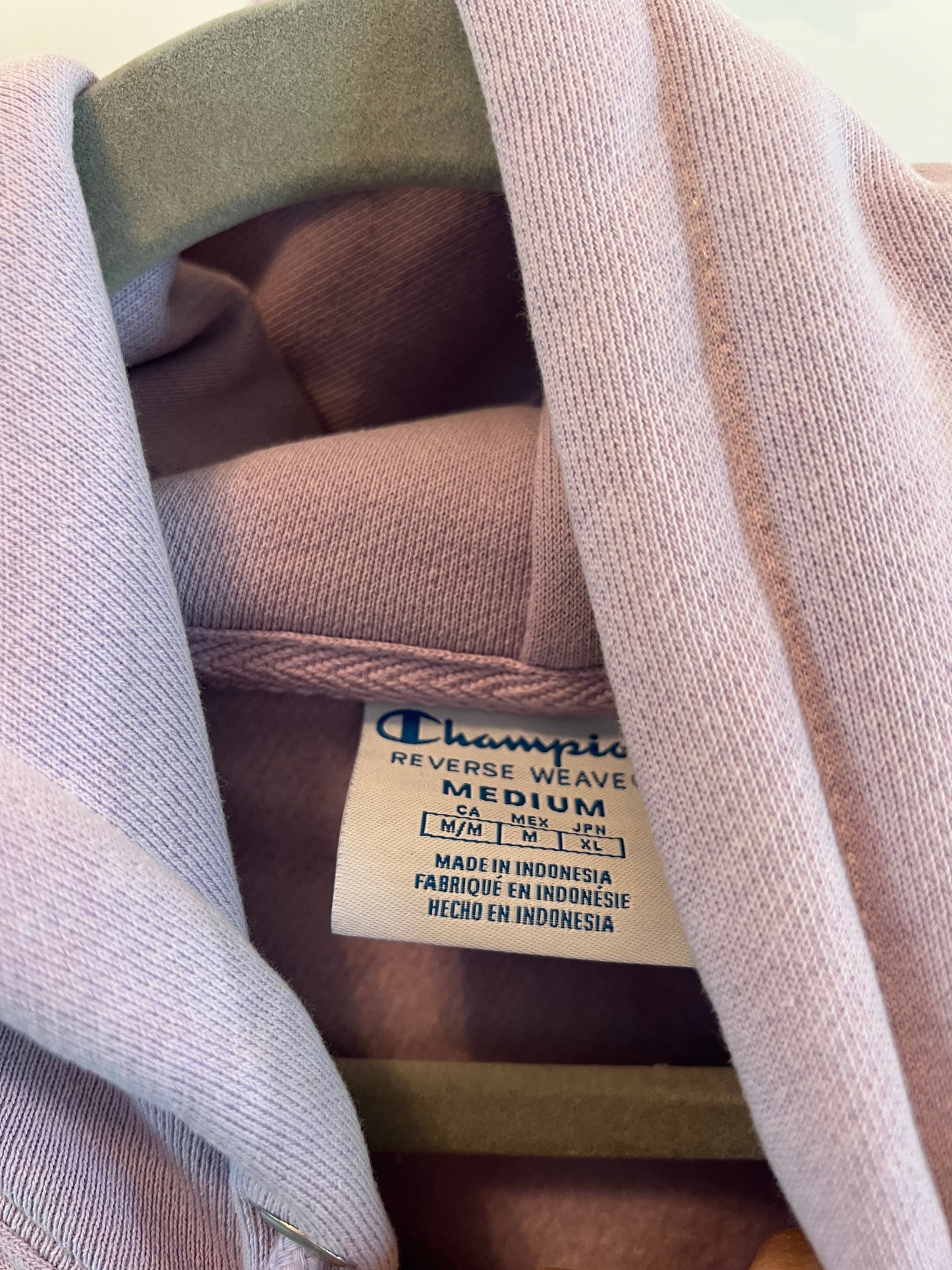 Champion Cropped Hoodie Women’s Size Medium 8-10 Lilac