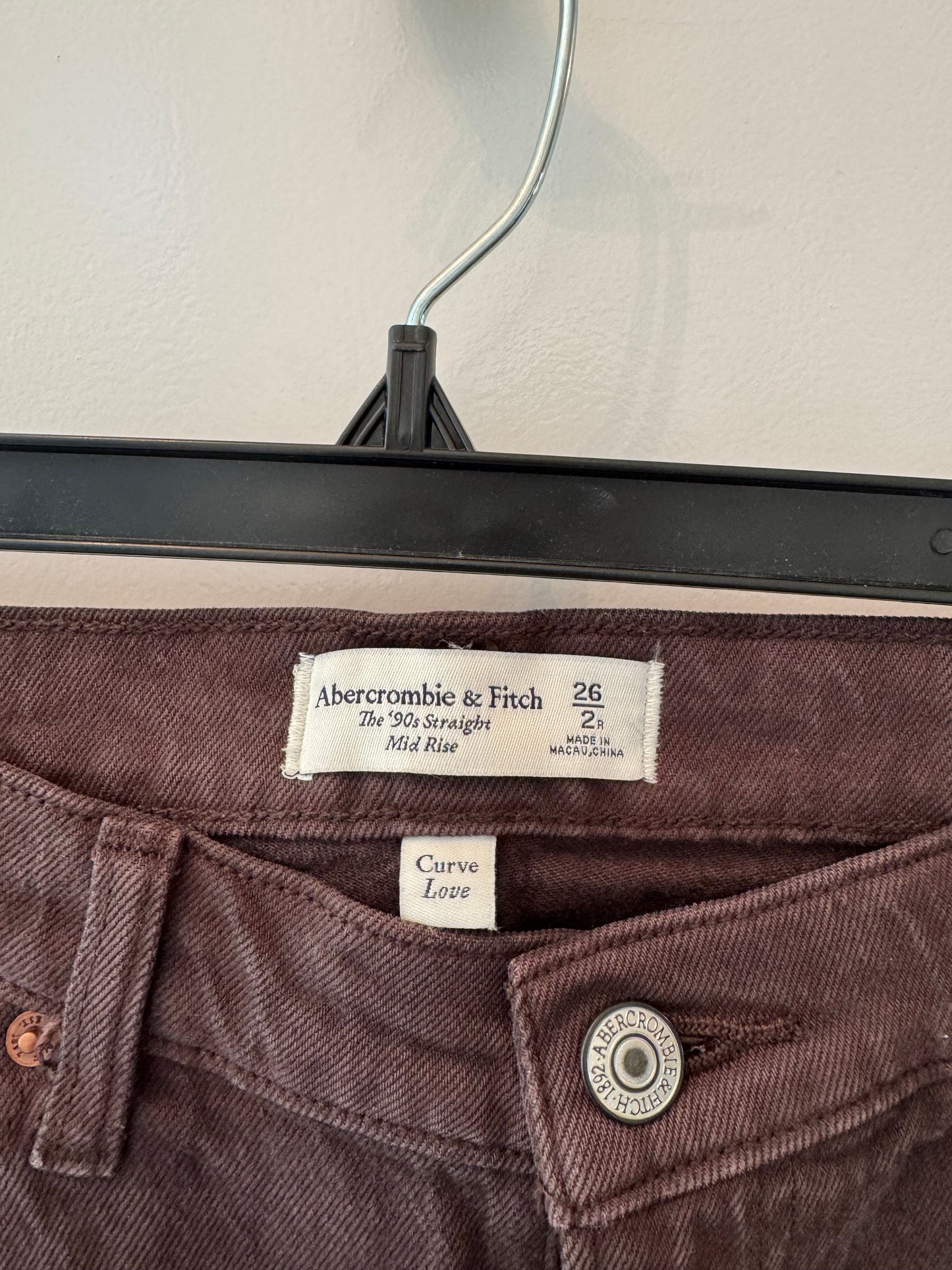 Abercrombie & Fitch Mid Rise 90s Straight Jean Women’s Size 2/26 Reg Brown