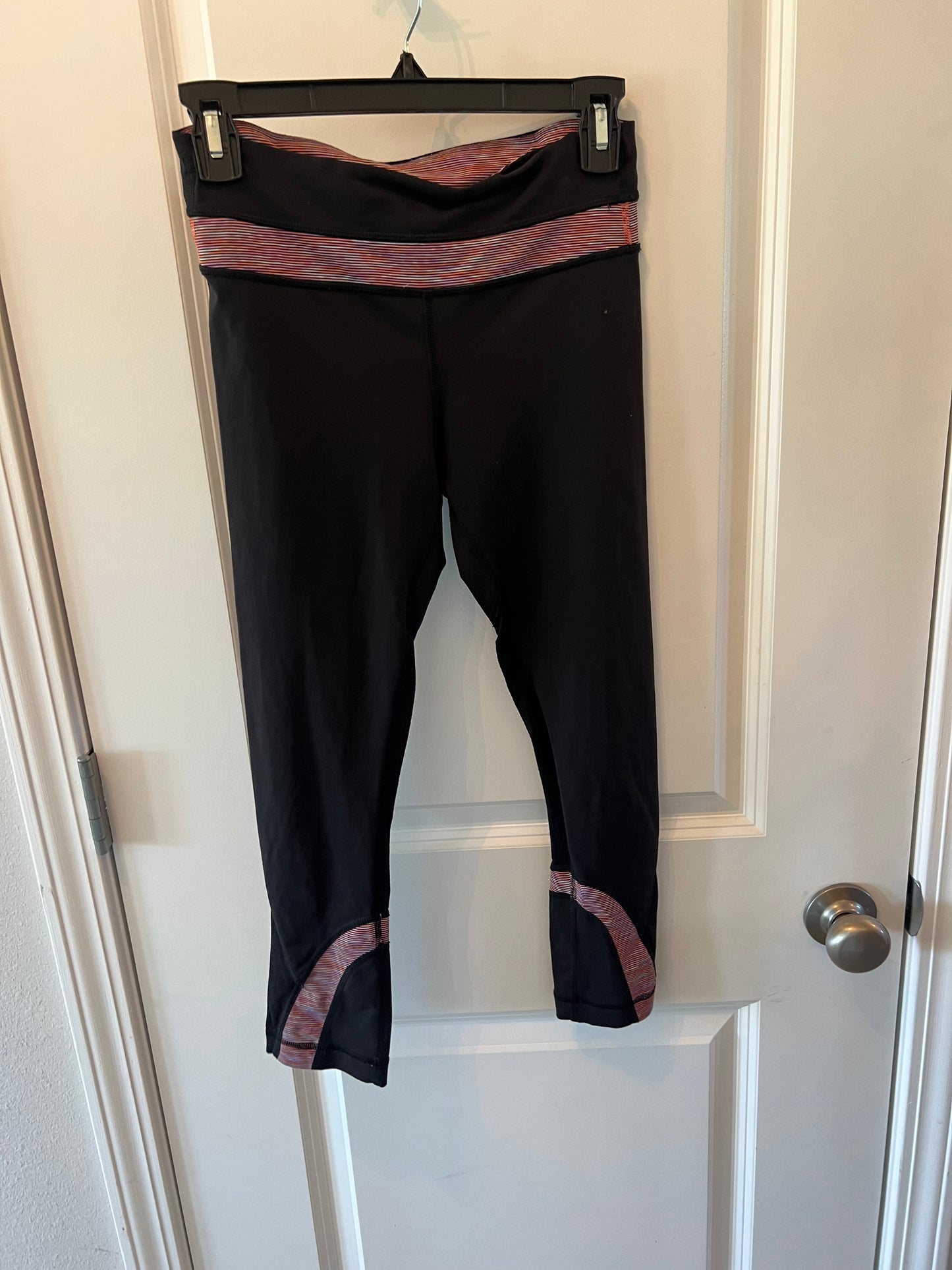Lululemon Women’s Cropped Leggings Size 4 (Small) Black