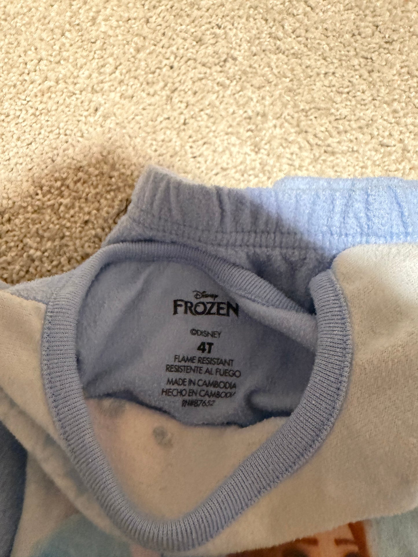 Frozen pajama set size 4Y