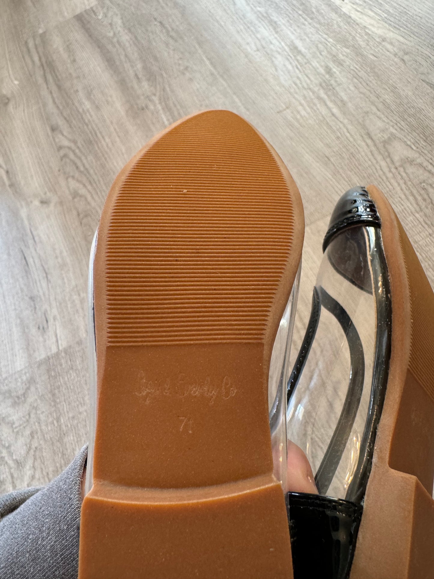 Gigi and Everly Co Black & Tan Flats Size