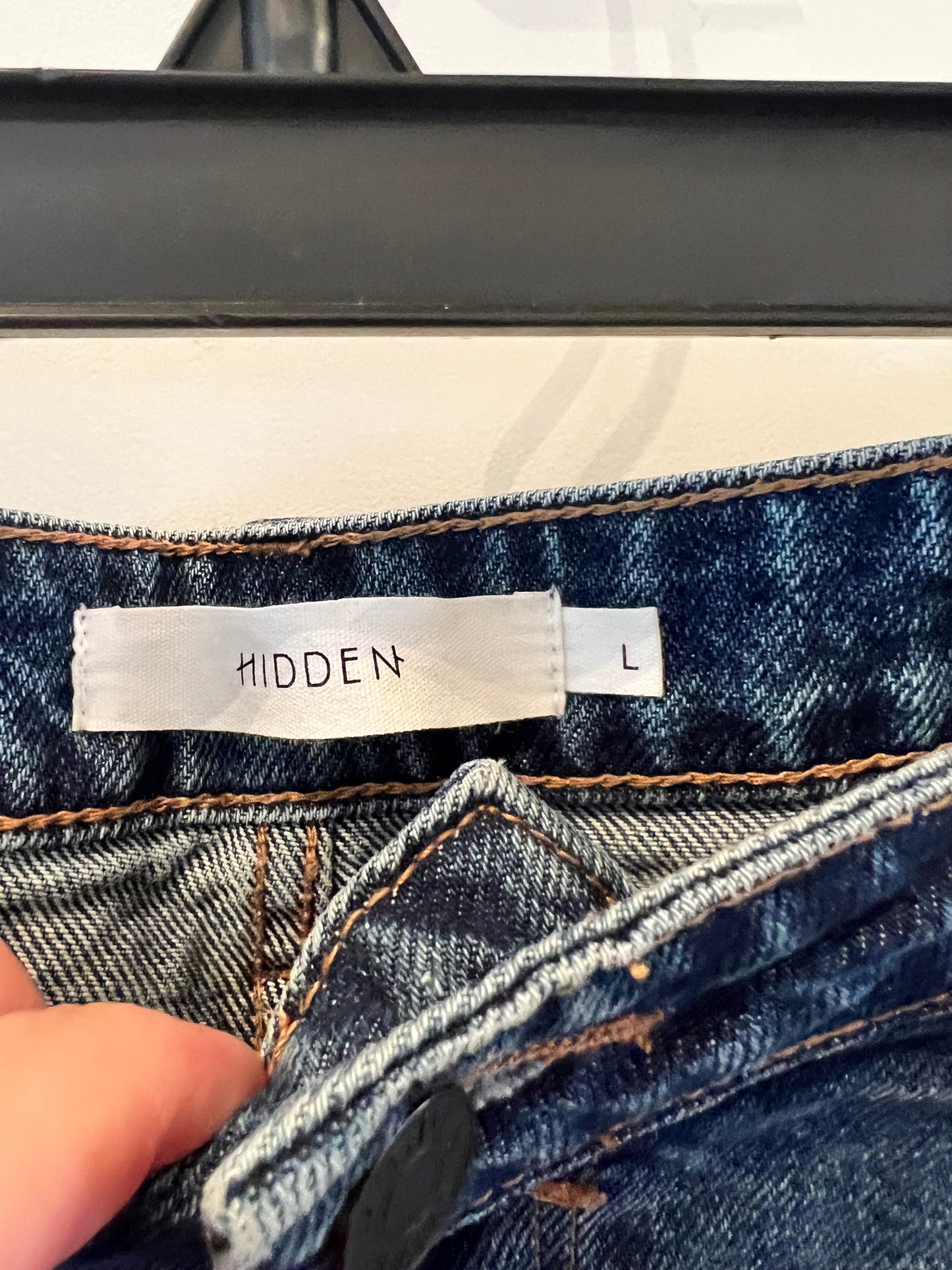 Hidden Button Fly Distressed Denim Shorts Women’s Size Large