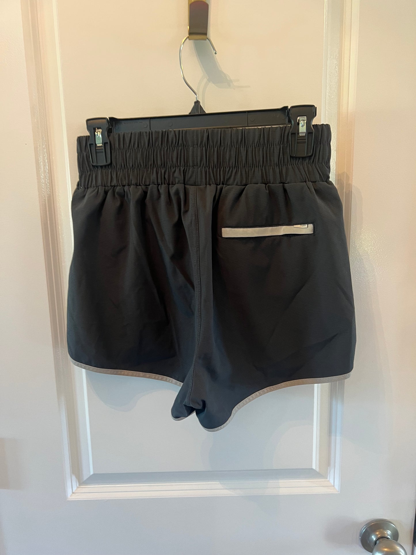 Vuori Shorts Size Small