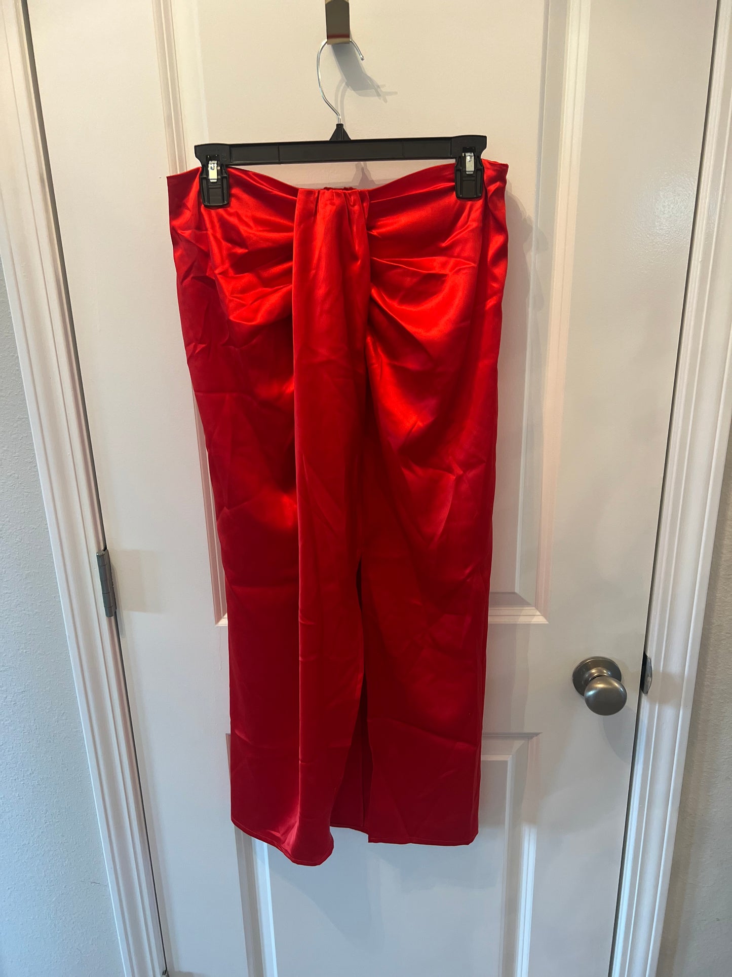 Scoop Midi Skirt Satin Women’s Size Medium Fiery Red