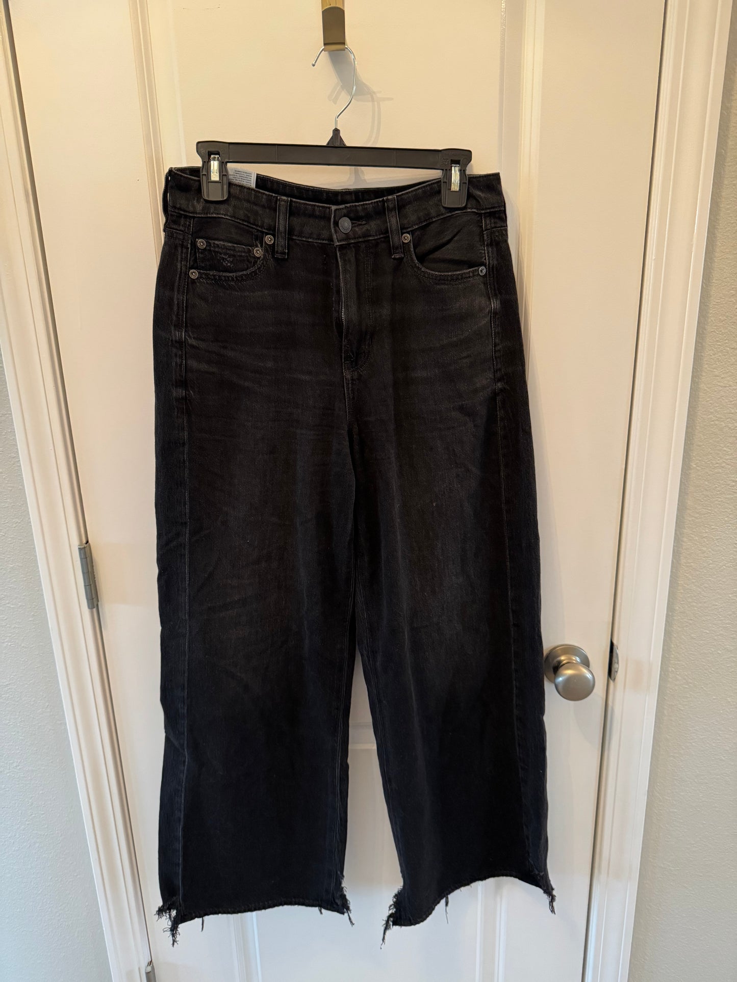 American Eagle Wide Leg Jeans w Raw Hem Women’s 4 Long Black