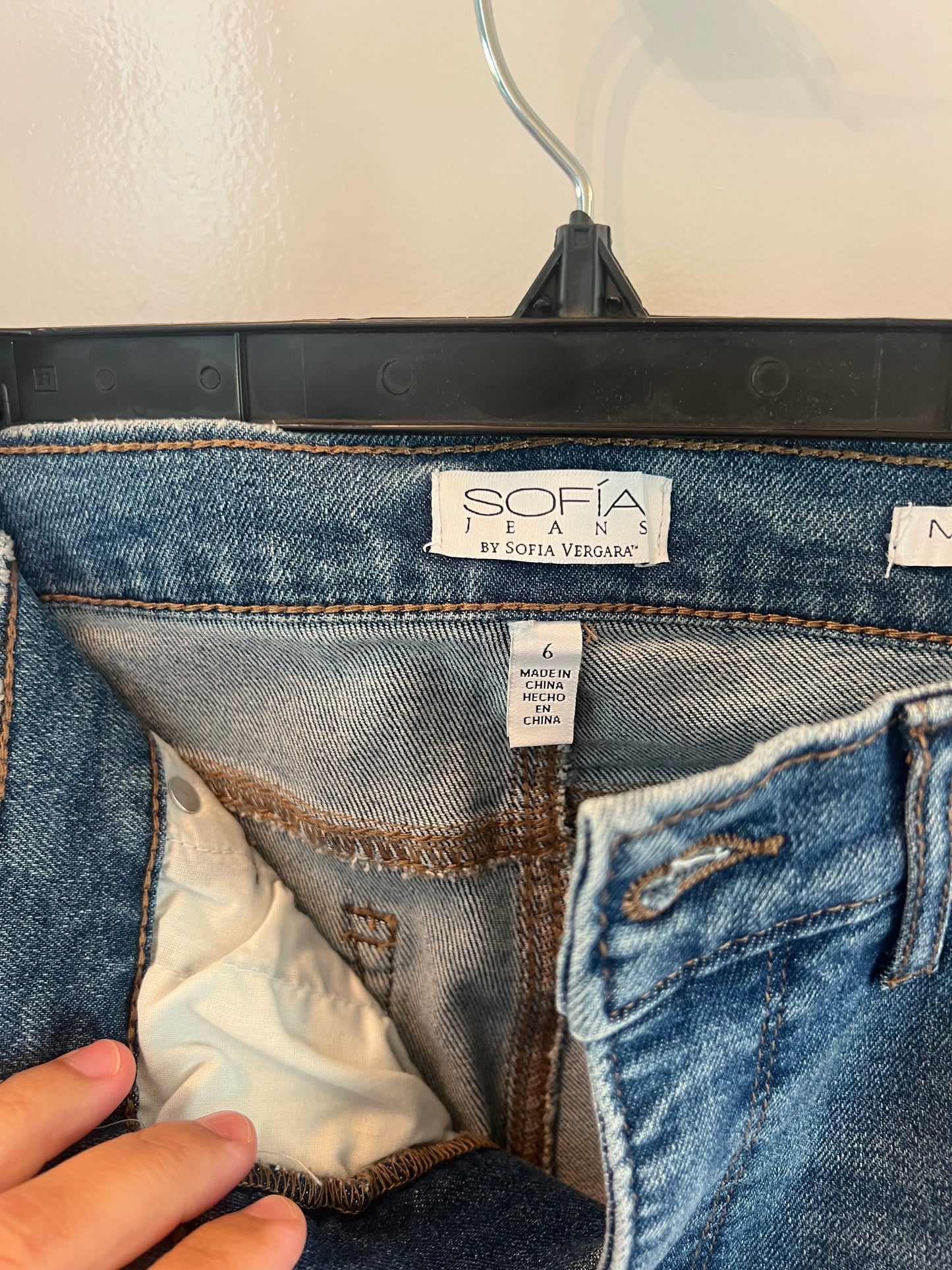 Sofia Flare Jeans Women’s Size 6 (28)