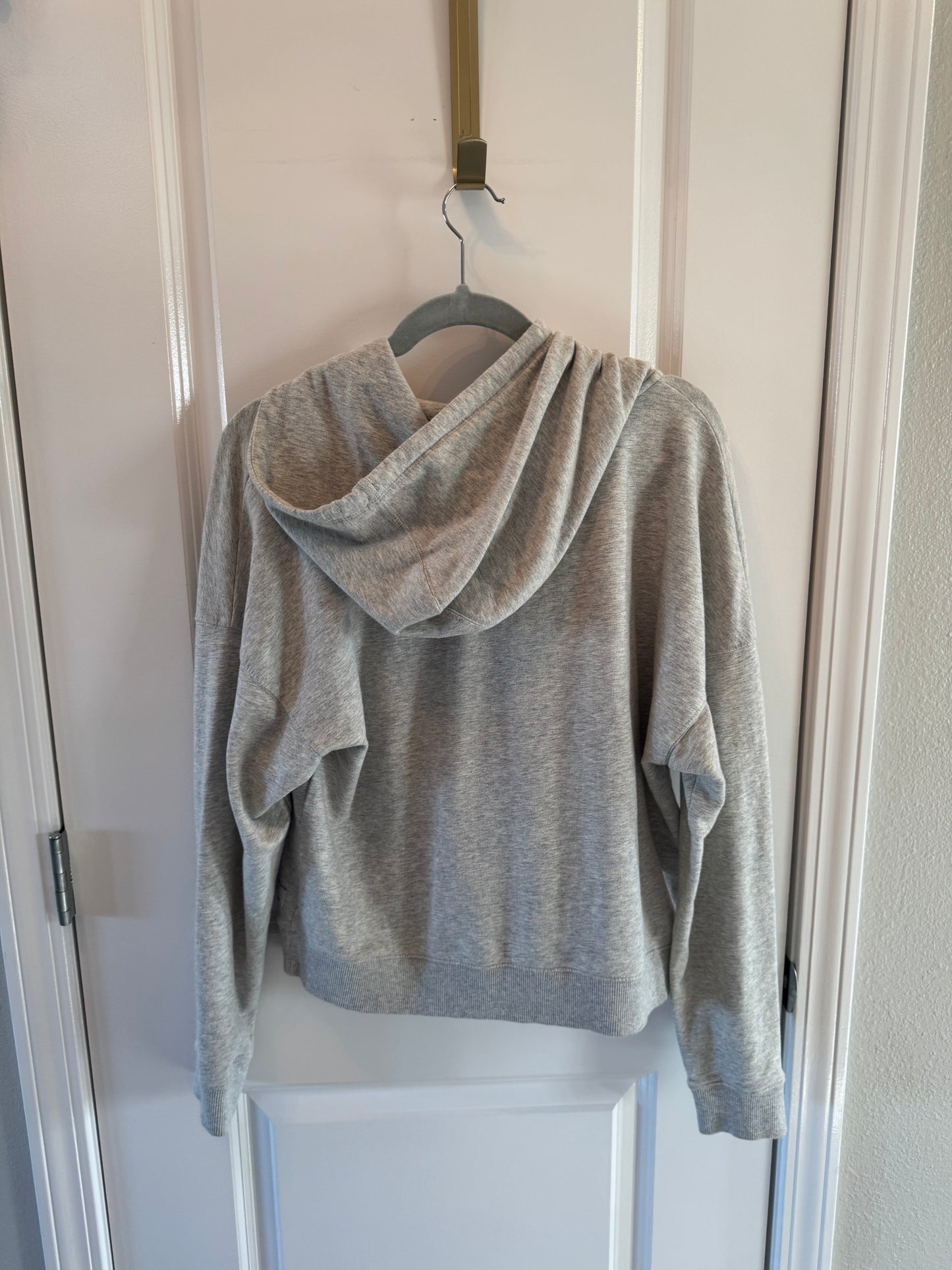 Vuori Hoodie Women’s Medium Gray