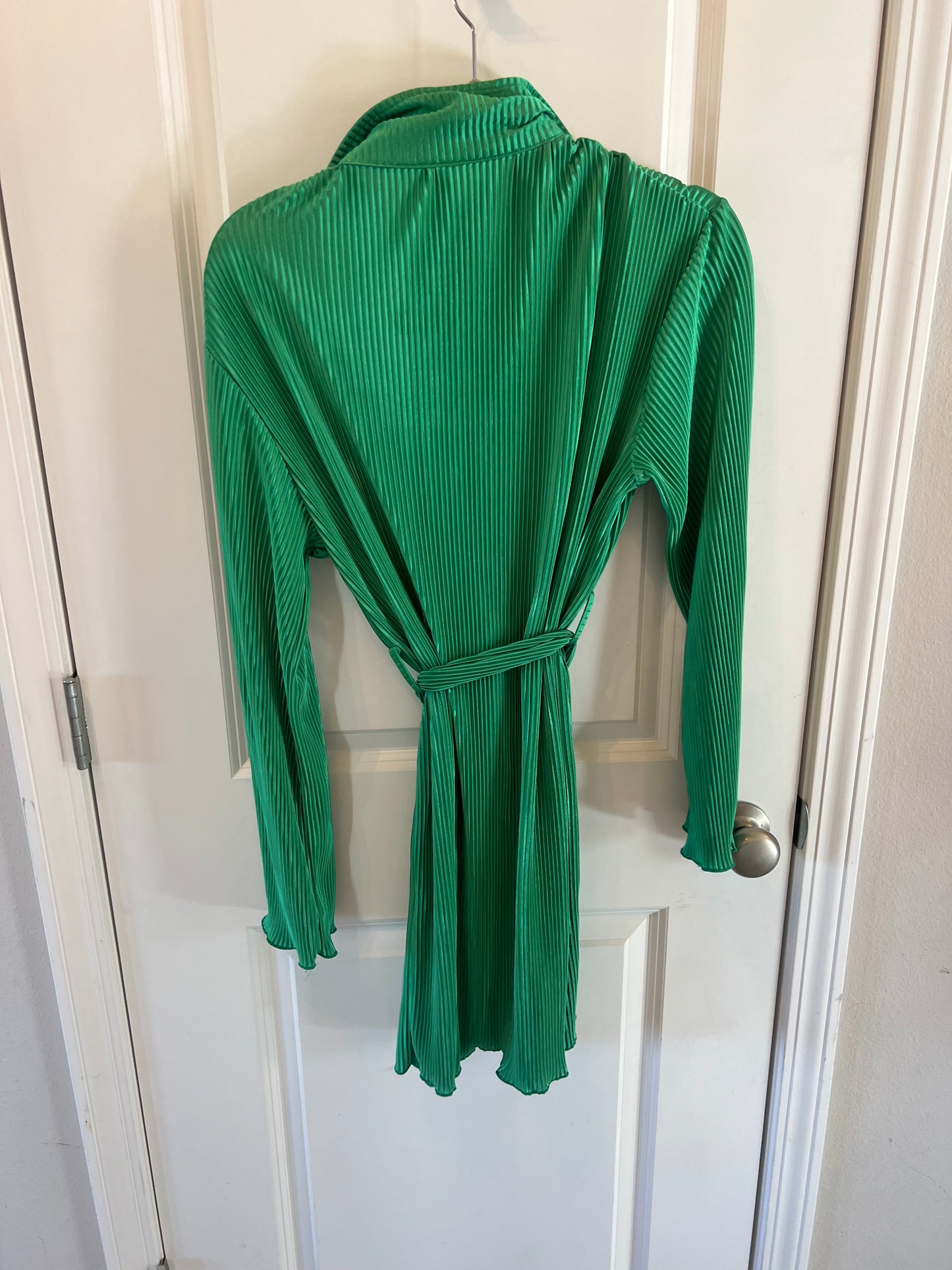 Pleated Belted Long Sleeve Shirt Dress Women’s Size Medium Green