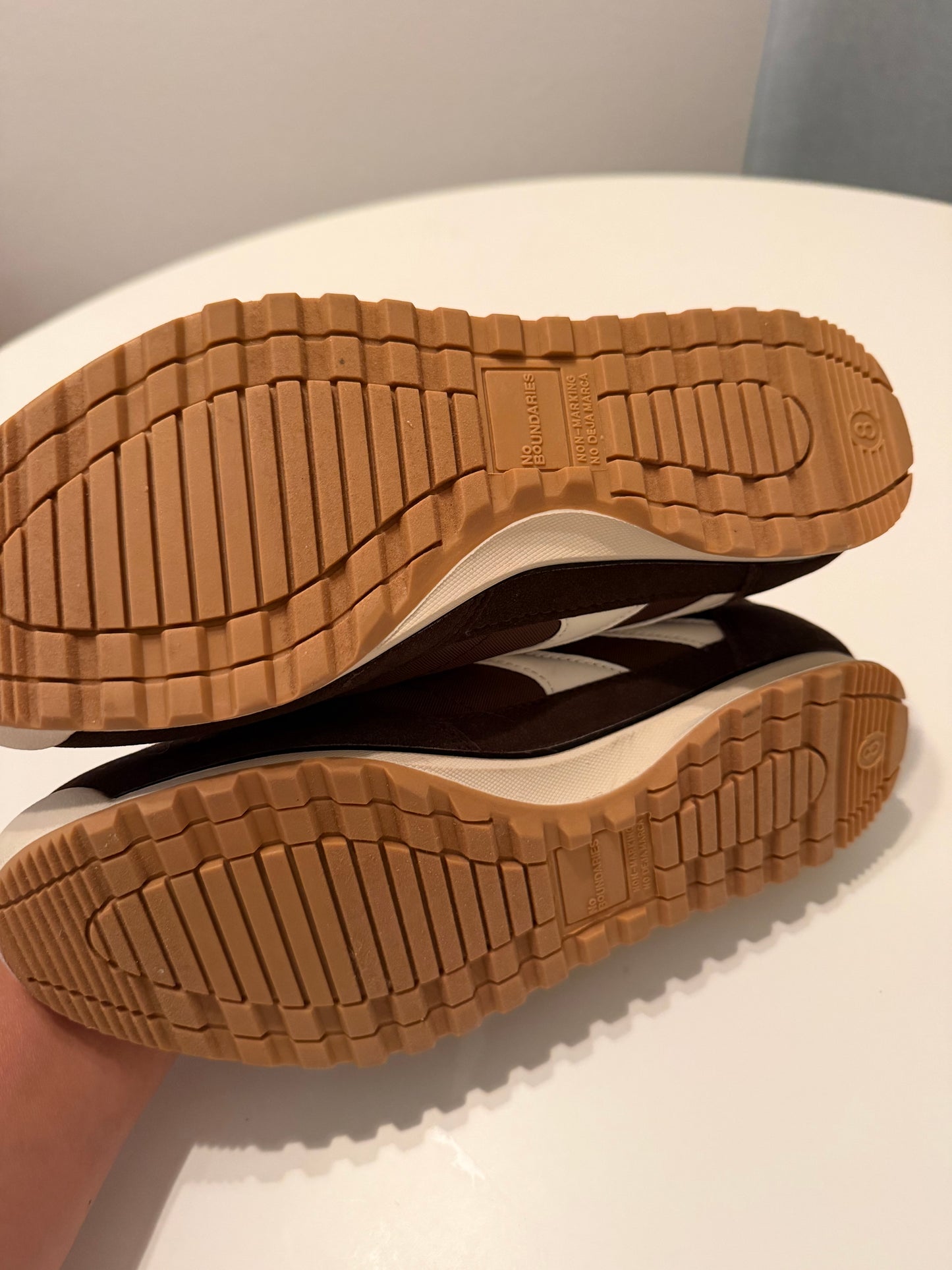 Retro Sneakers Women’s 8