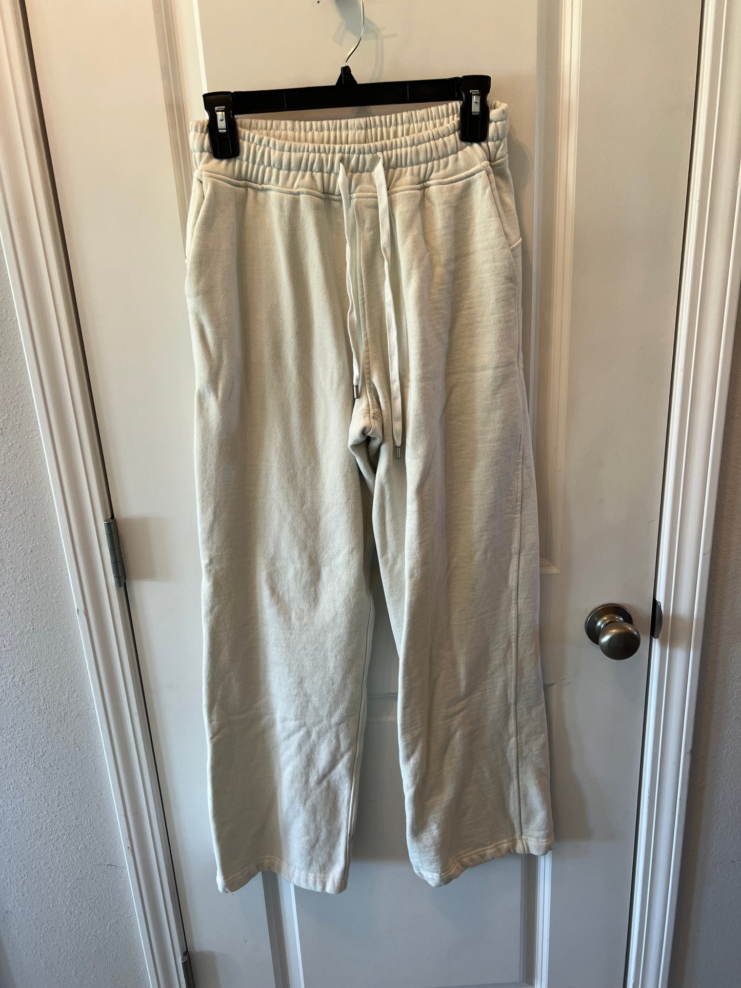 Lululemon Women’s Pants Size 8 (medium)