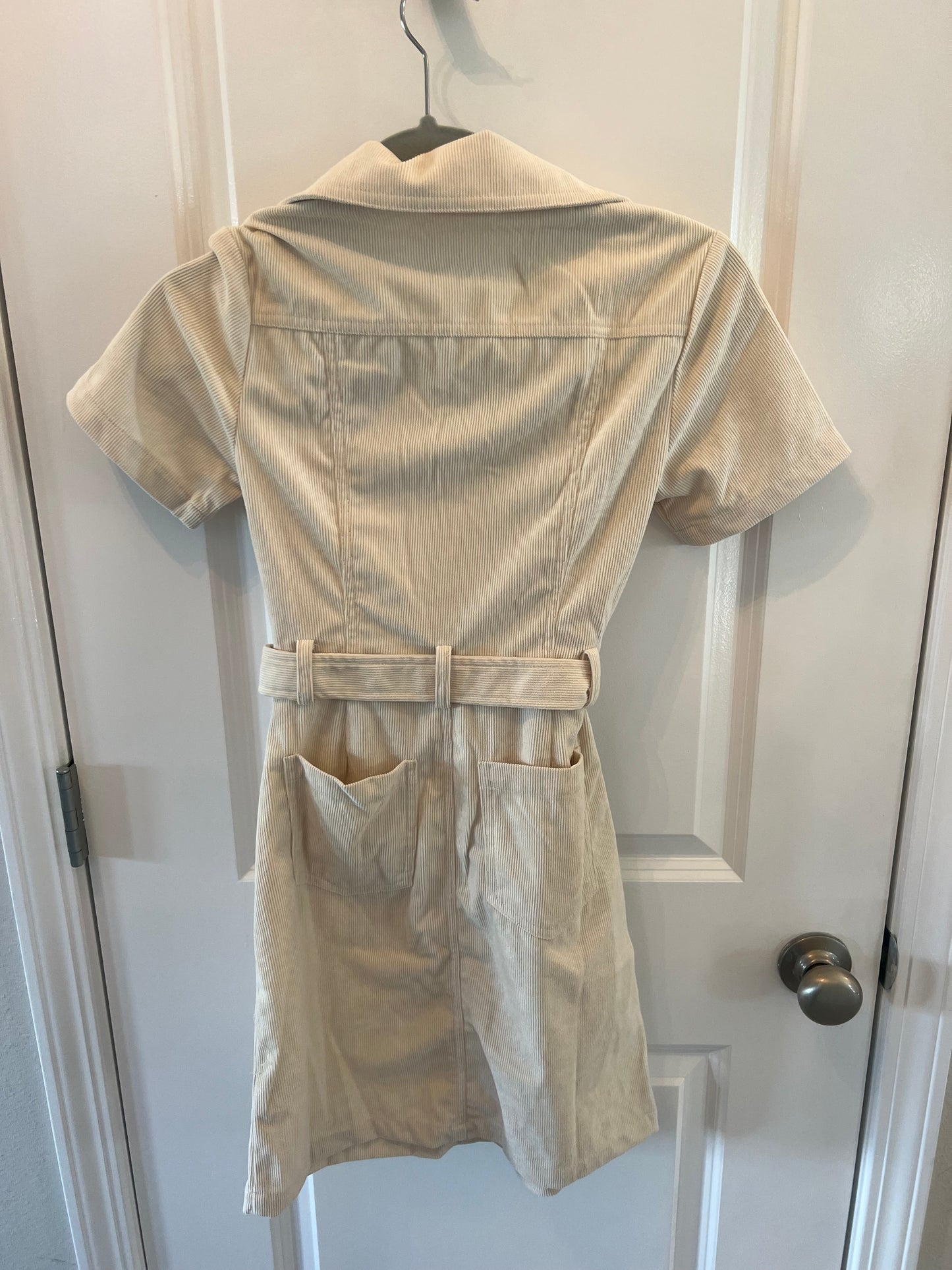 Pink Lily Belted Dress Women’s Size Small Cream