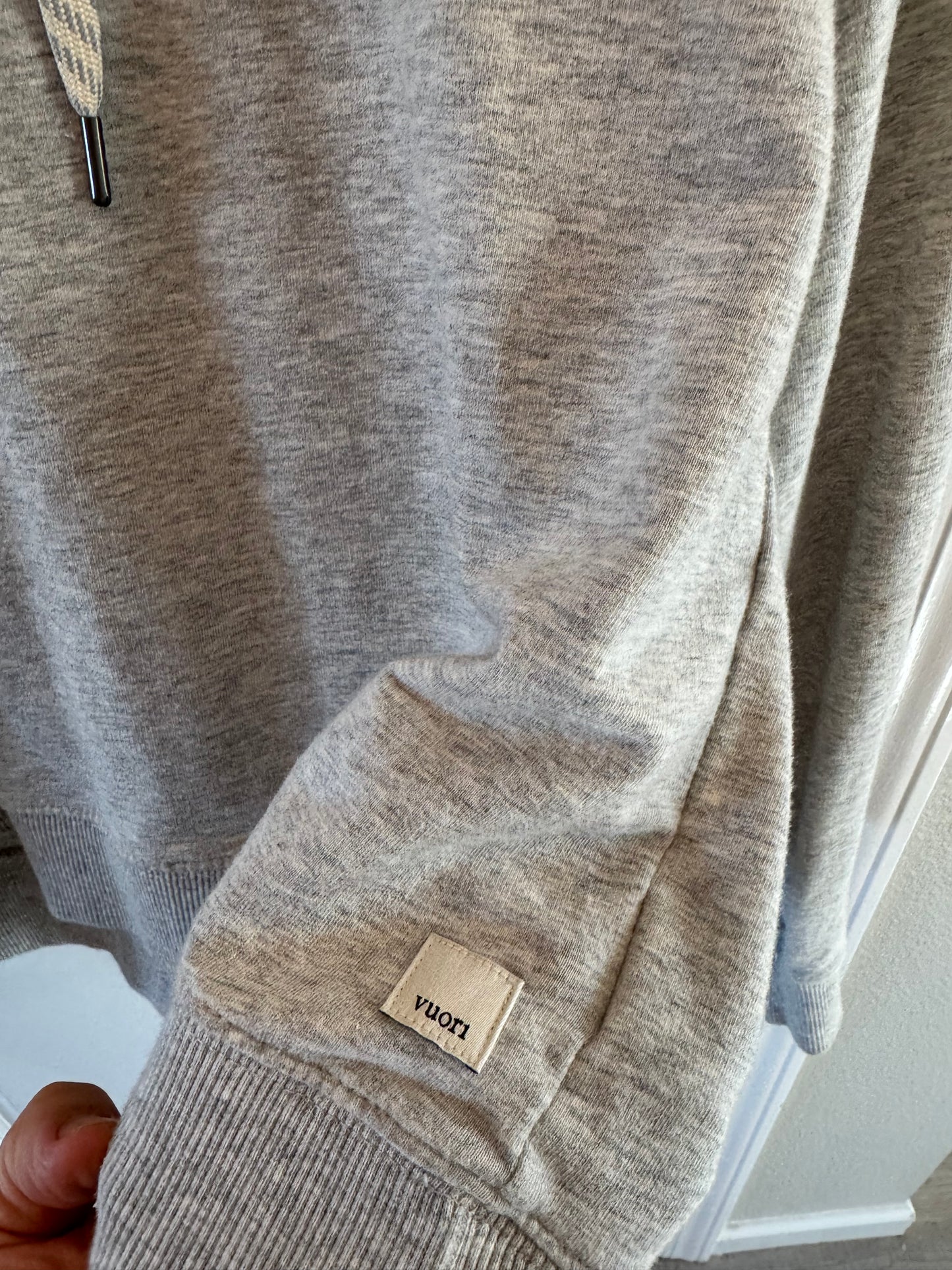 Vuori Hoodie Women’s Medium Gray
