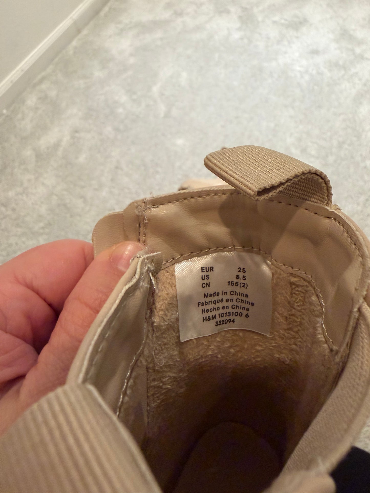 Chunky Chelsea Boots Toddler Size 8.5