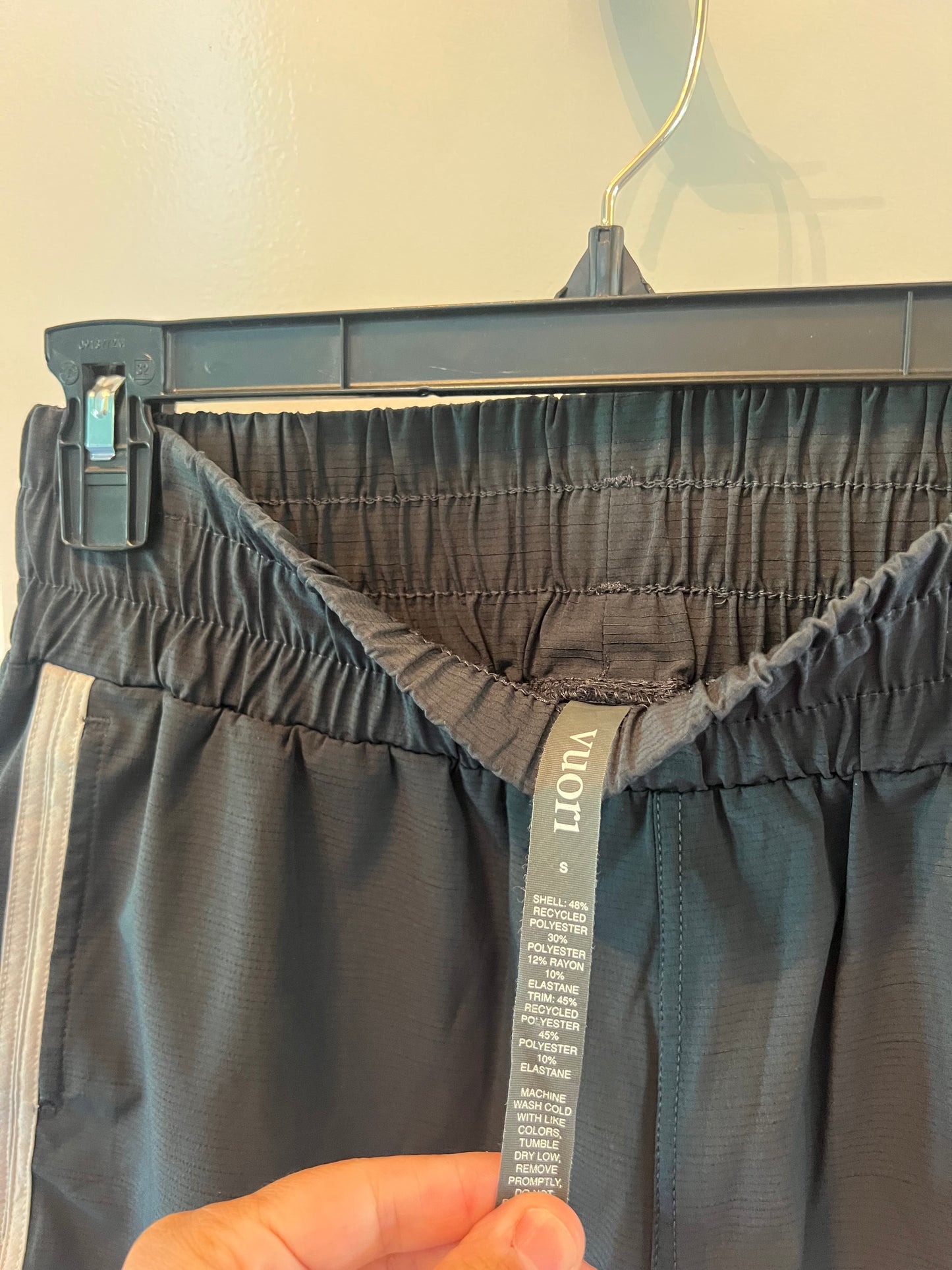 Vuori Shorts Size Small