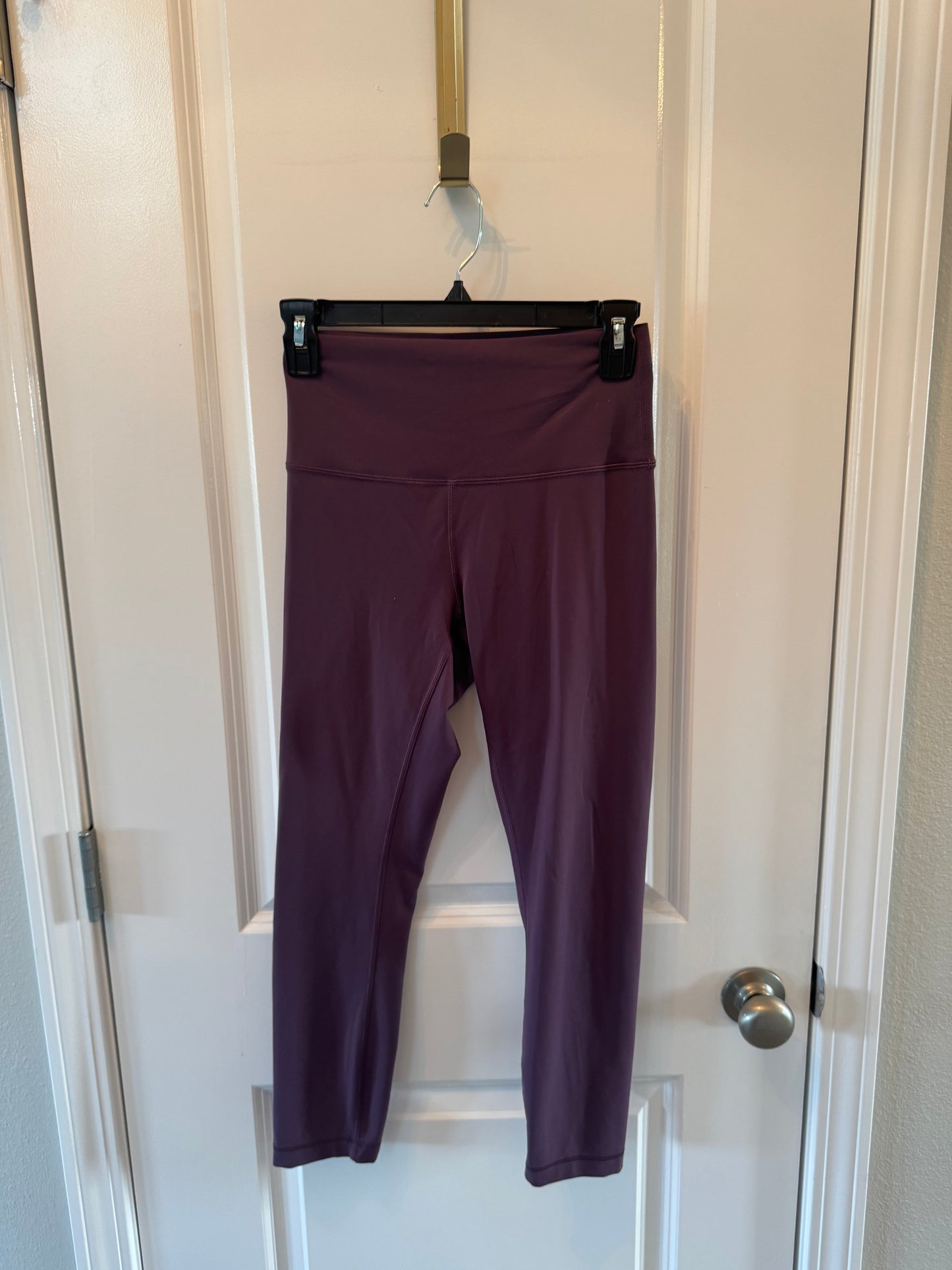Lululemon Crop Leggings Women’s Size 6 Dark Purple