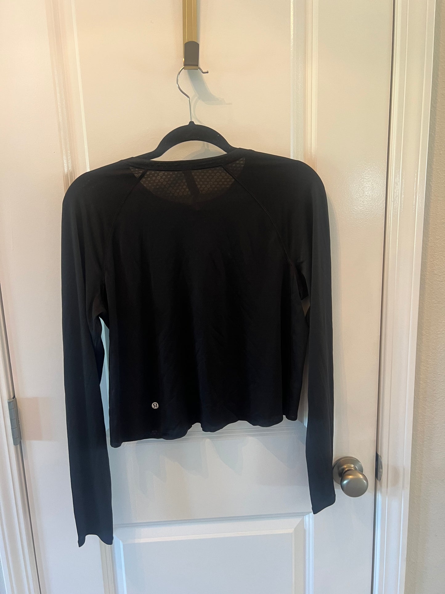 Lululemon Long Sleeve Active Top Women’s Size 8 (Medium) Black