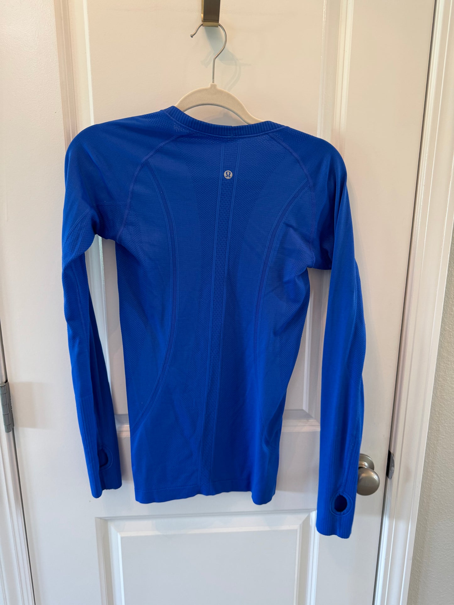 Lululemon Swiftly Long Sleeve Top Women’s Size 6 Royal Blue