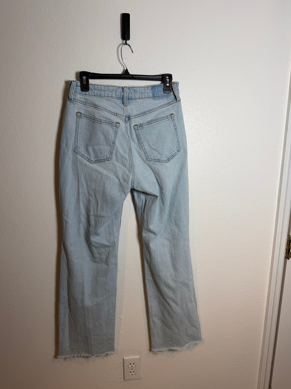 Abercrombie Distressed Jeans Size 27 short