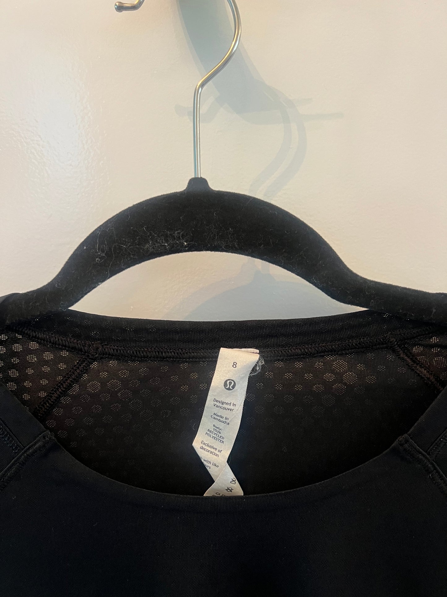 Lululemon Long Sleeve Active Top Women’s Size 8 (Medium) Black