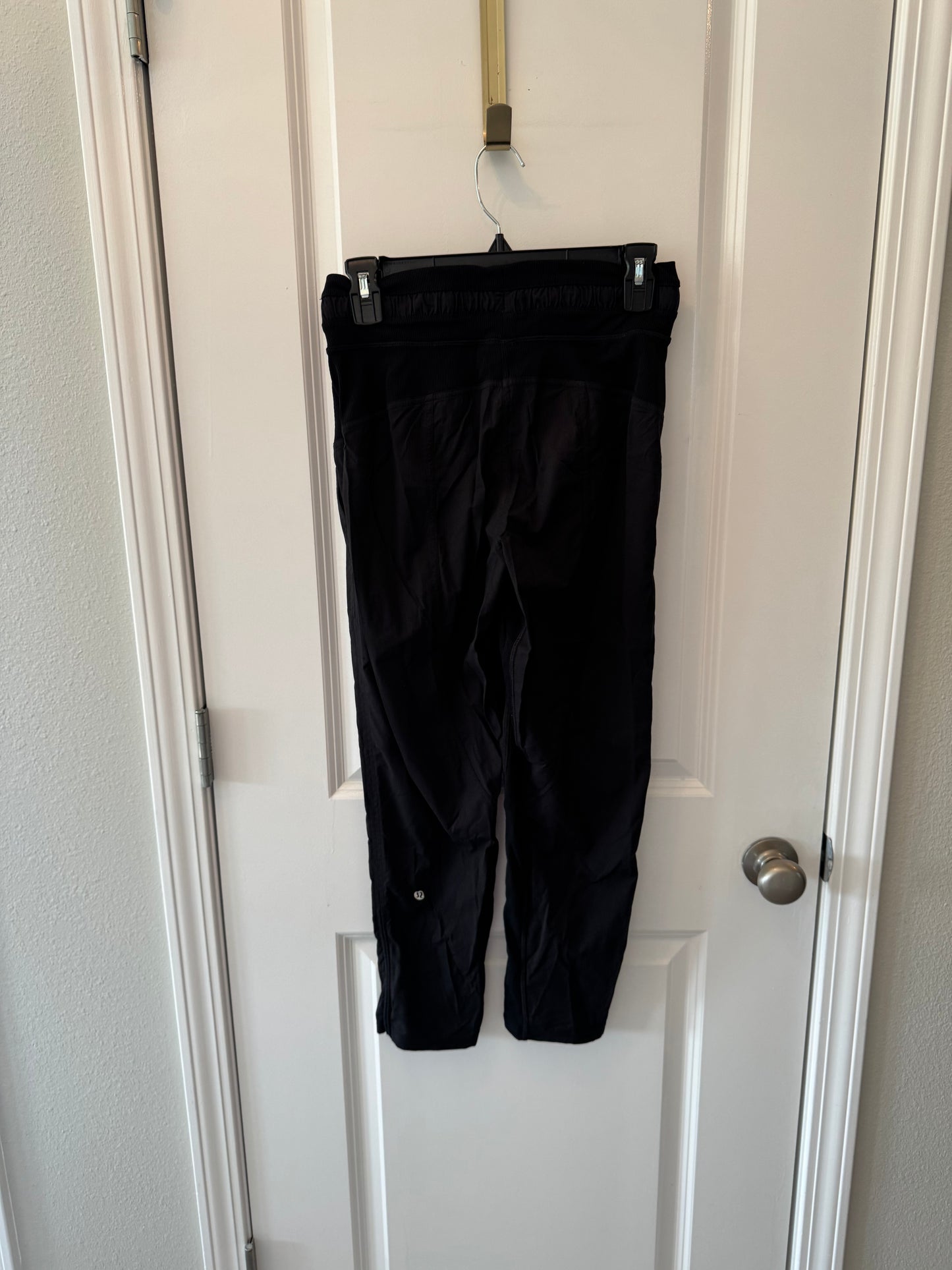 Lululemon Nylon Joggers Women’s Size 4 Black