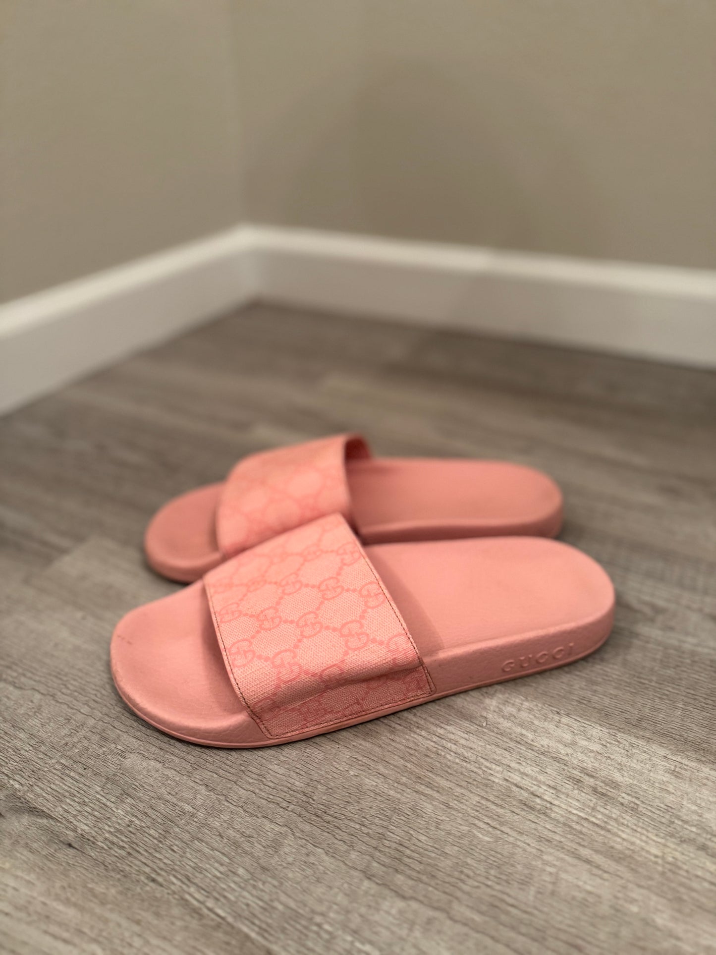 Gucci Slides Women’s Size 39 (9) Pink