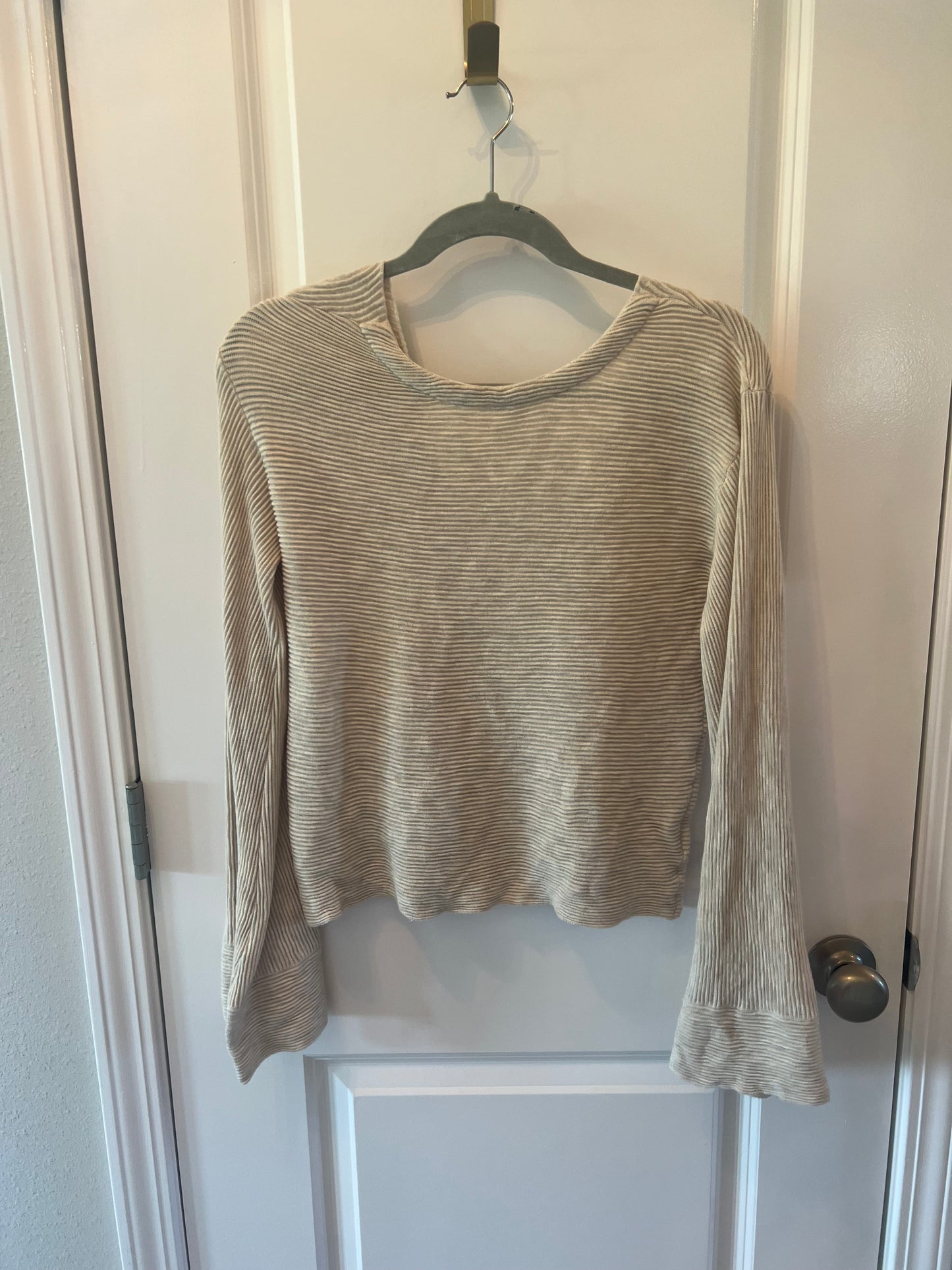 Free People Ribbed VNeck Bell Sleeve Sweater Women’s Size Small Ivory