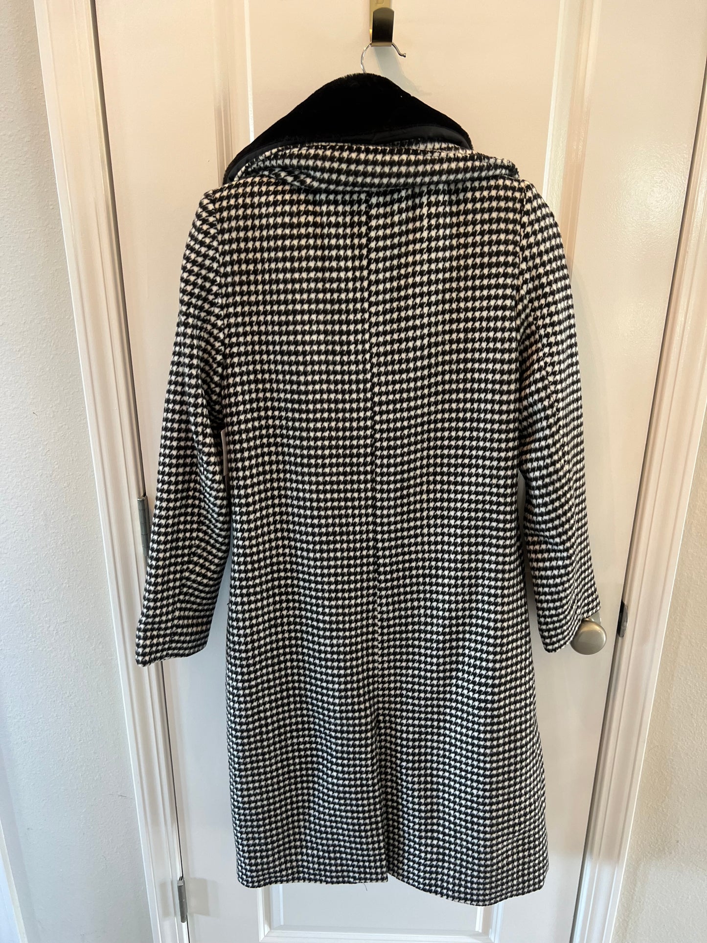 Just Fab Houndstooth Car Coat w Faux Fur Collar Women’s Size Small Black