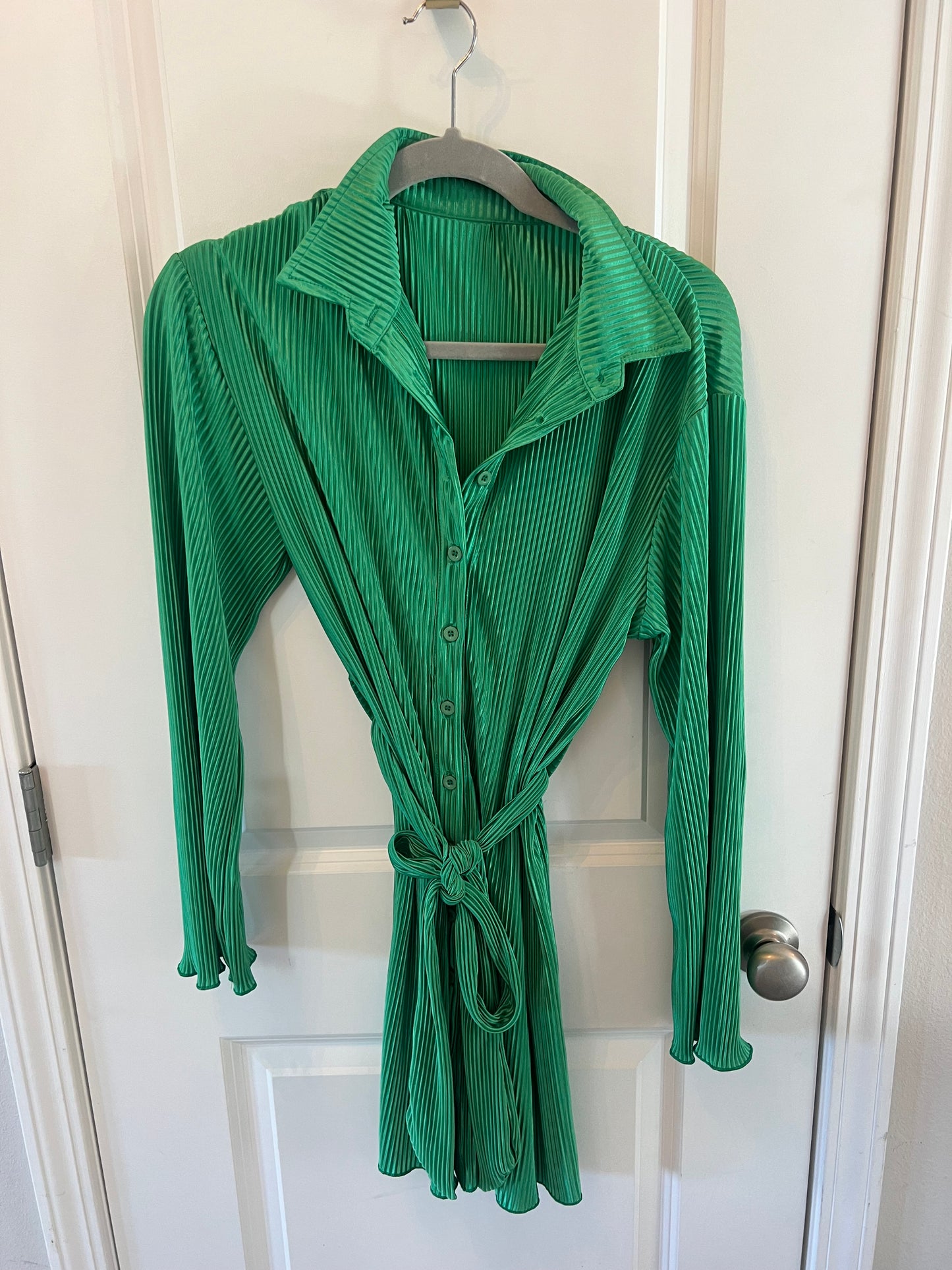 Pleated Belted Long Sleeve Shirt Dress Women’s Size Medium Green