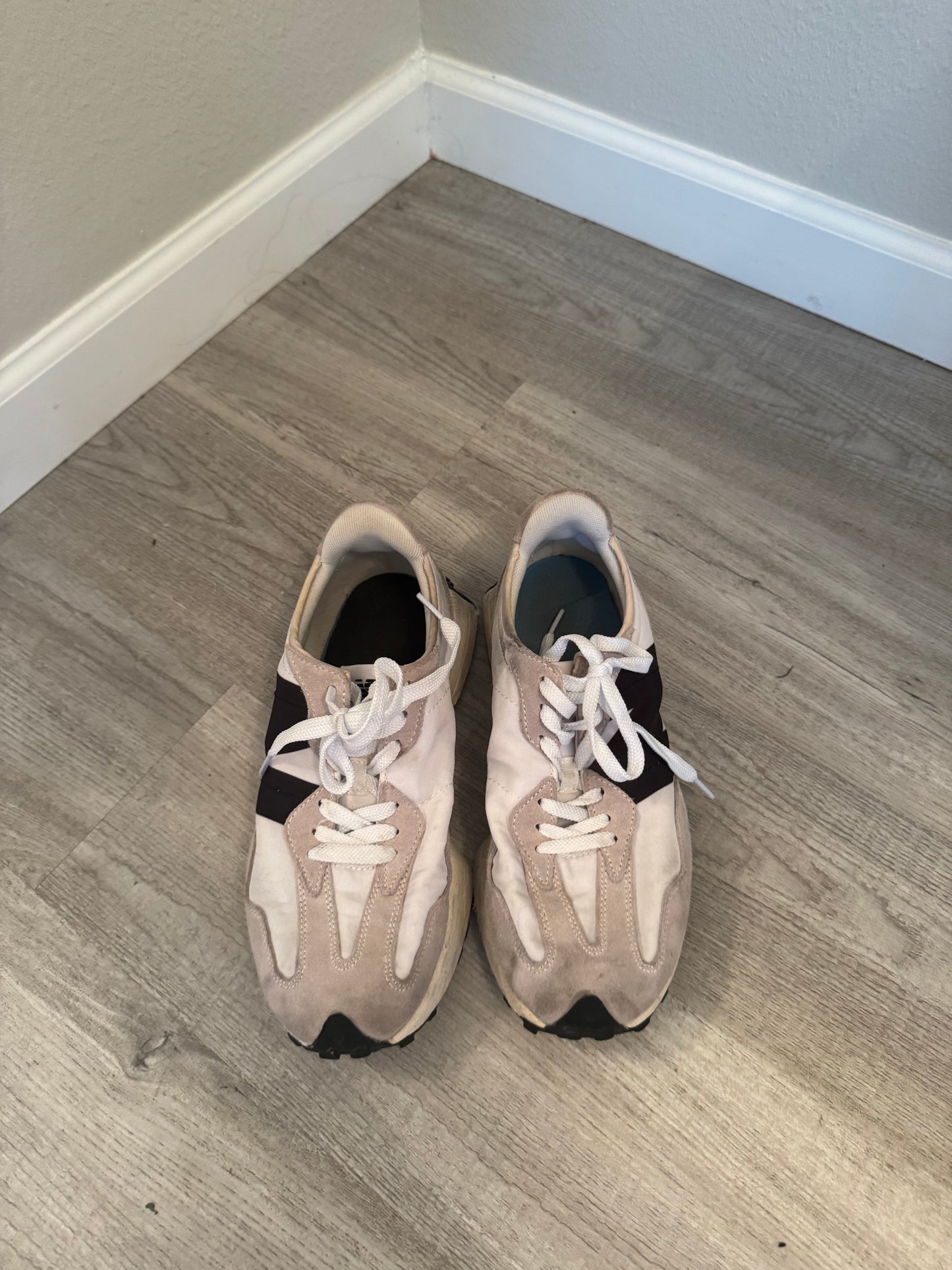 Women’s New Balance size 8