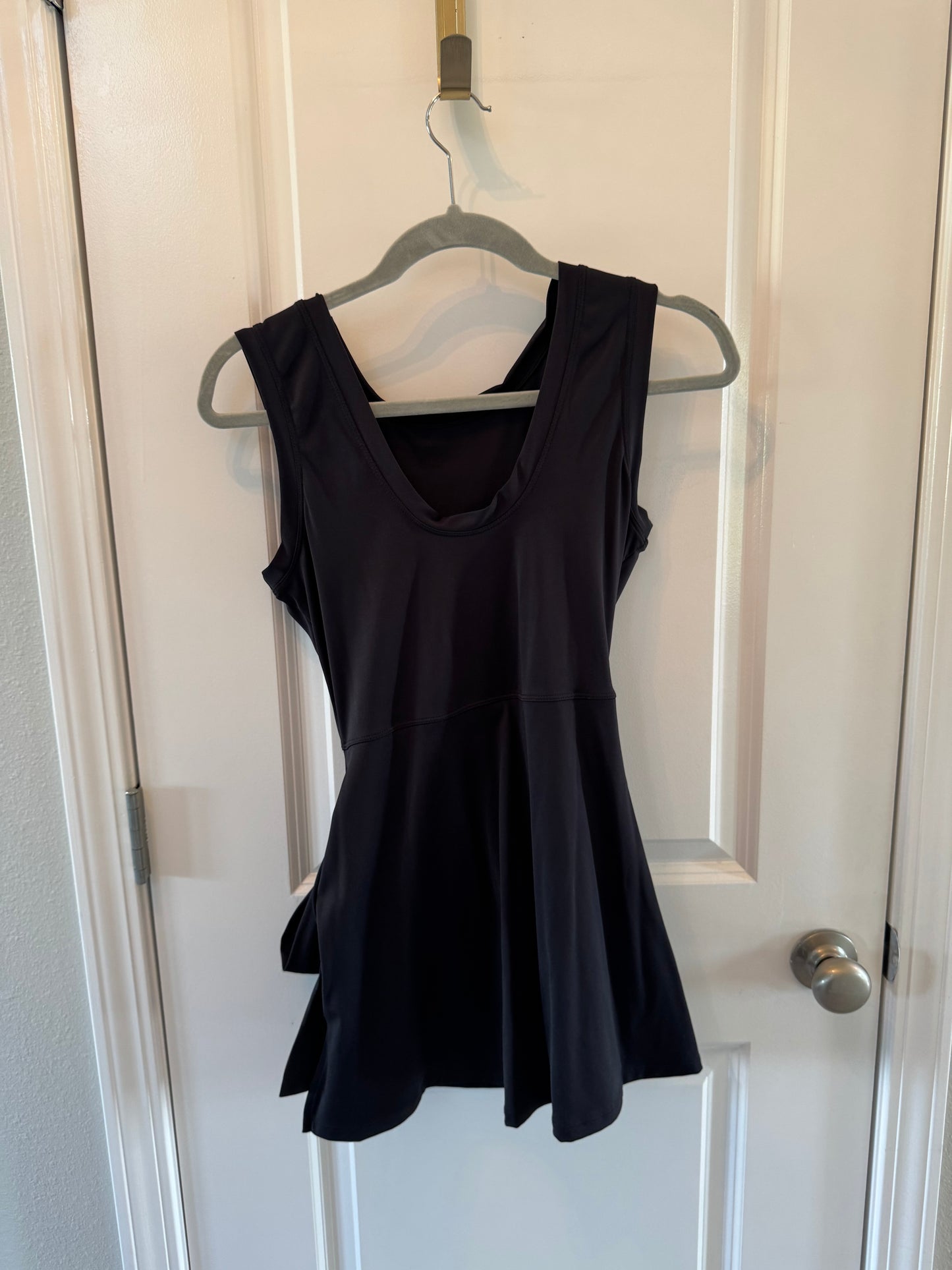 Active Dress w Built In Shorts Women’s Large Black