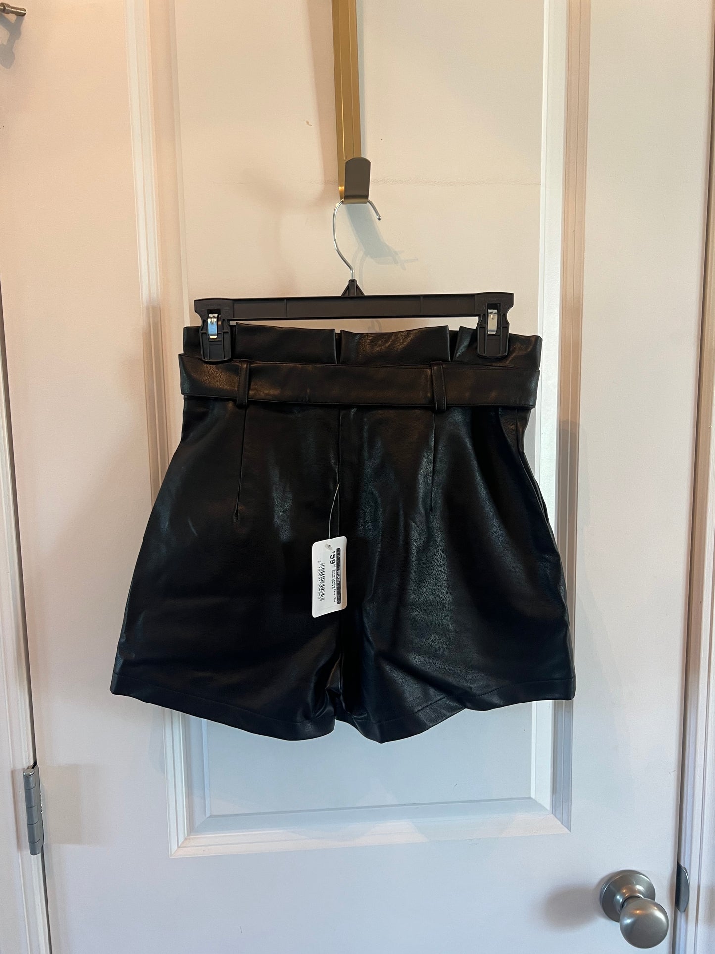 Le Lis Faux Leather Paperbag Shorts Women’s Small NWT
