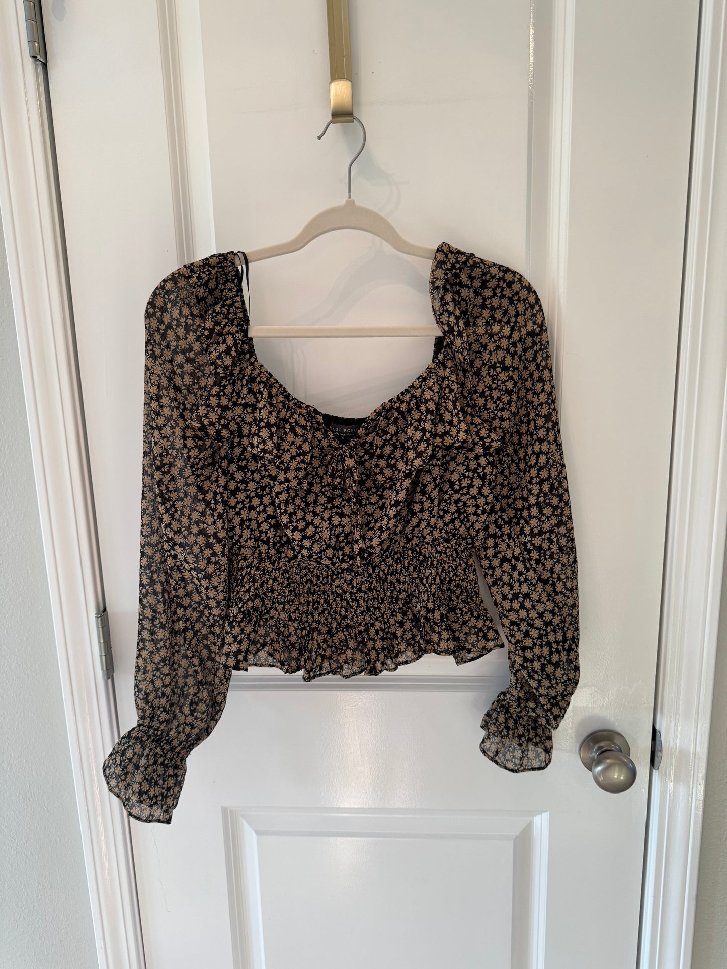 Dress Forum Floral Peasant Top Women’s Small Black