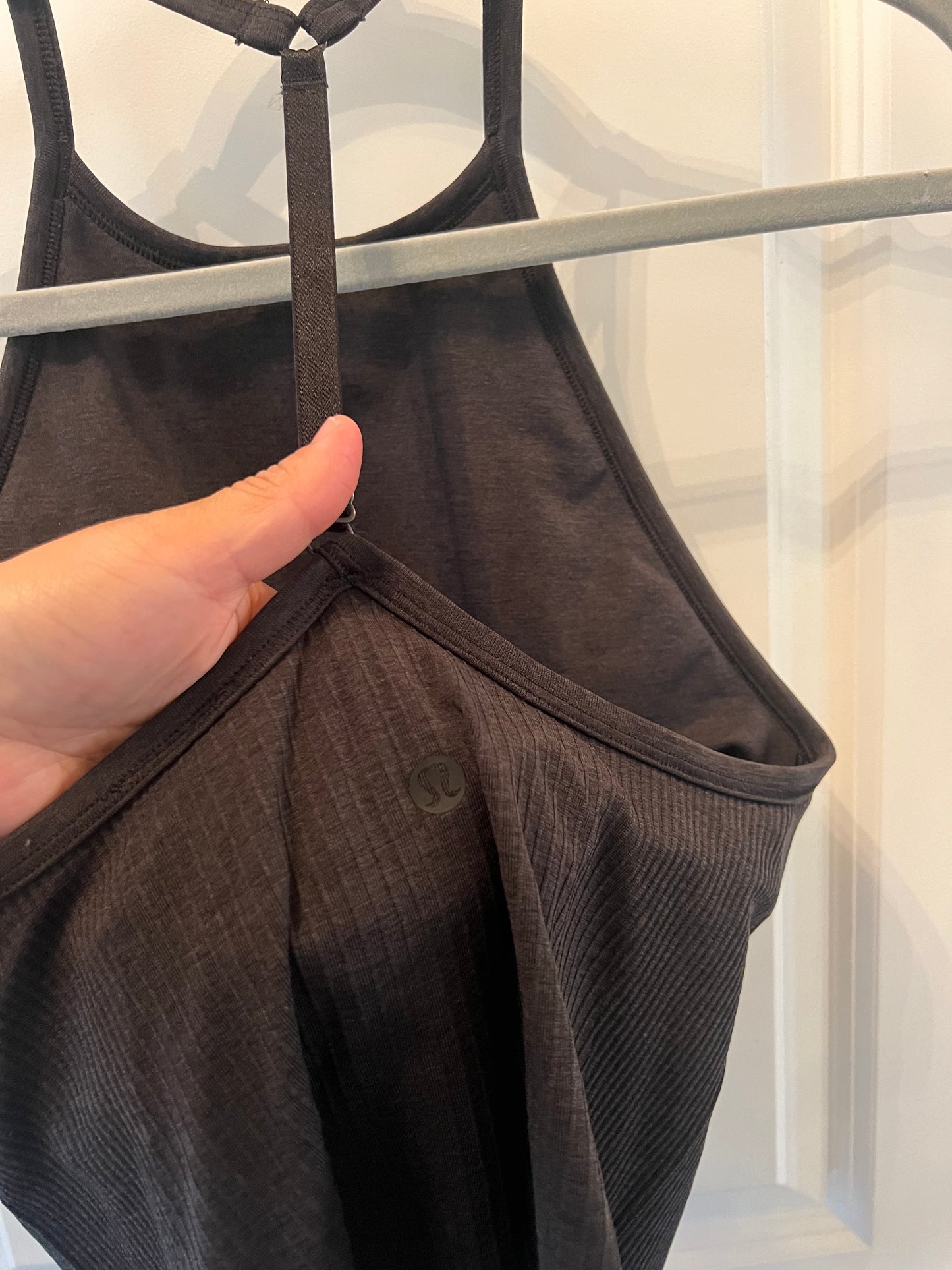 Lululemon Yoga Top TStrap Back Women’s Size 8 (Medium) Black