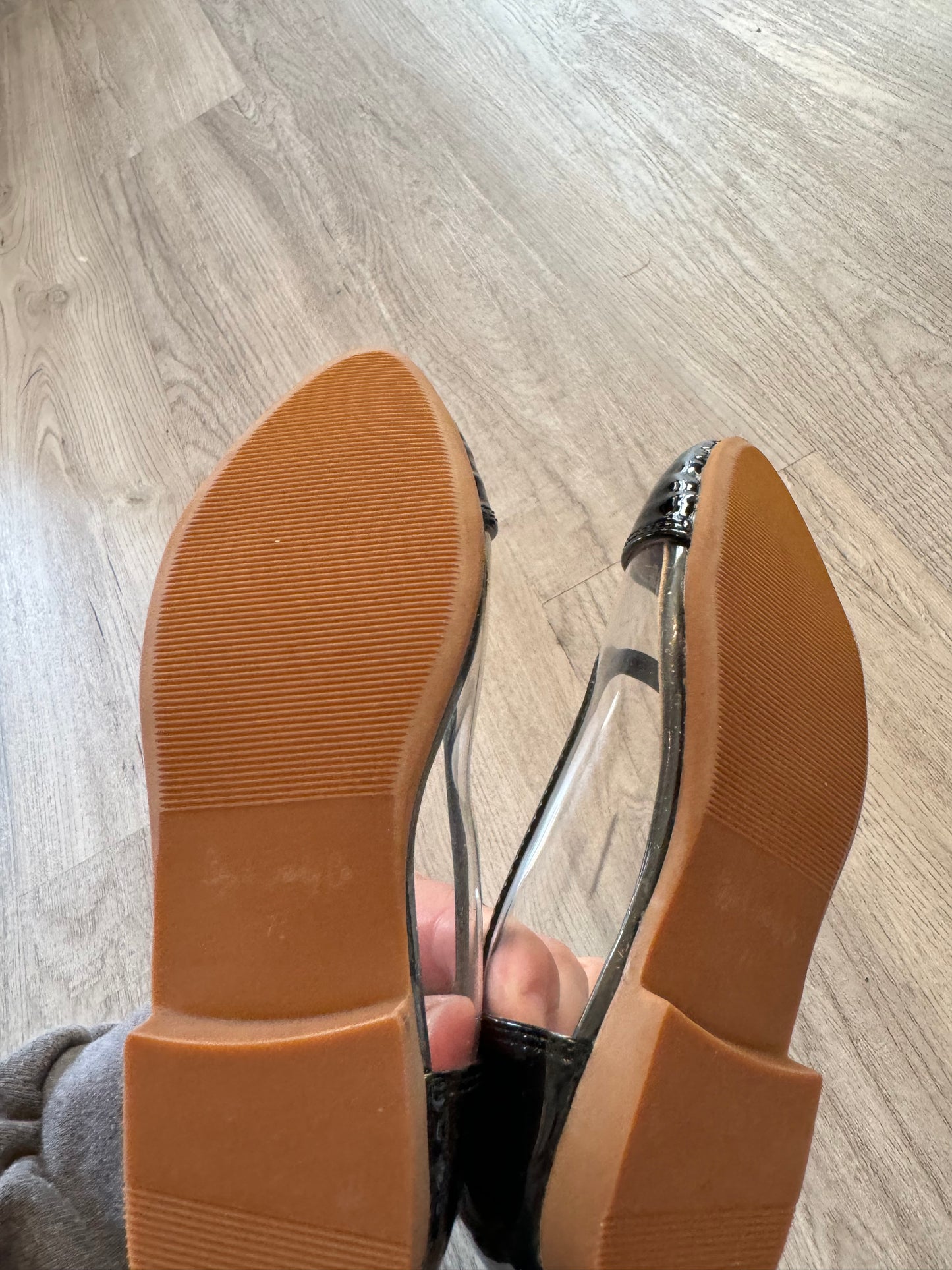 Gigi and Everly Co Black & Tan Flats Size