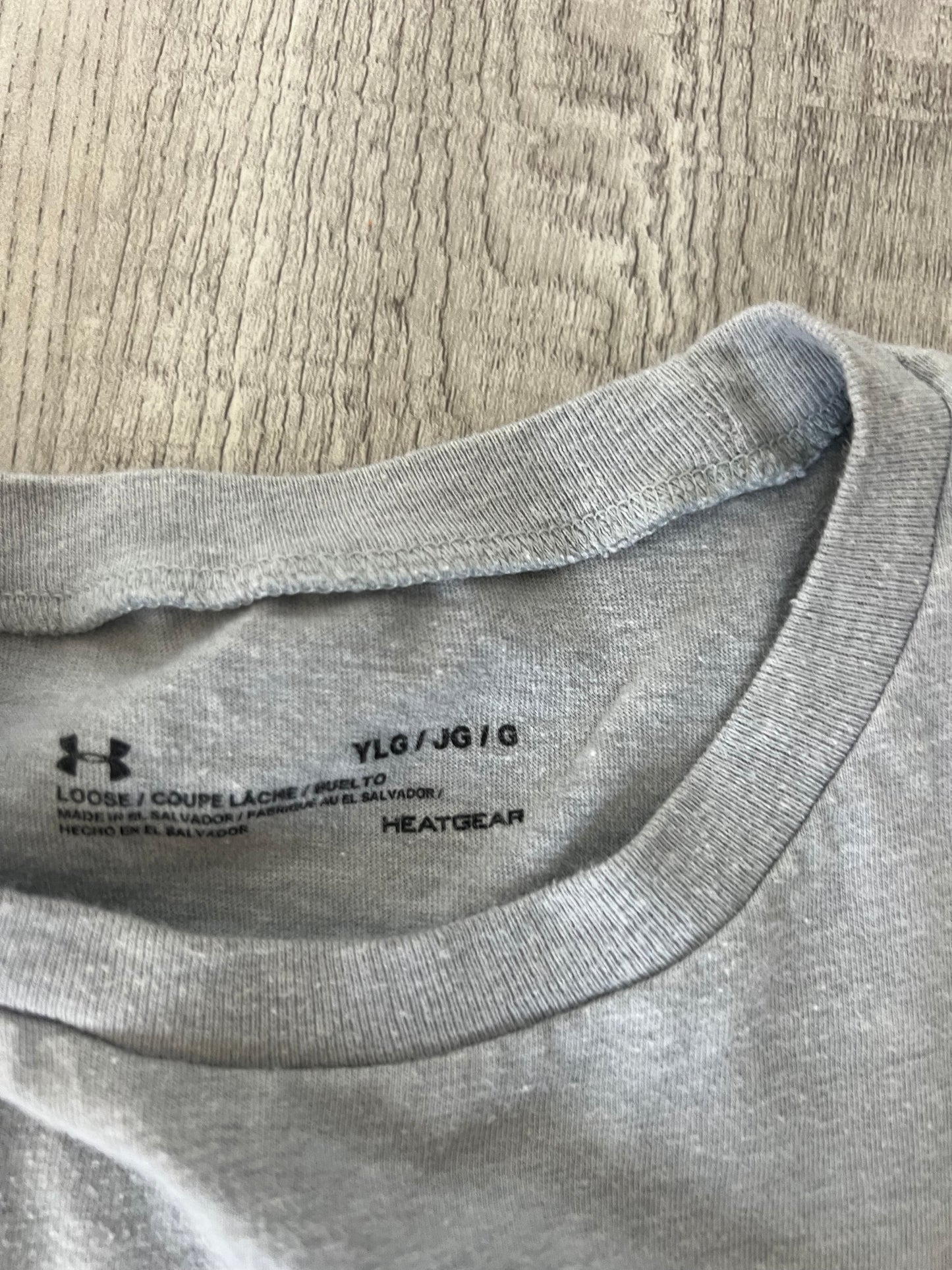 Under Armour Short Sleeve Tee Boy’s Size Large Gray