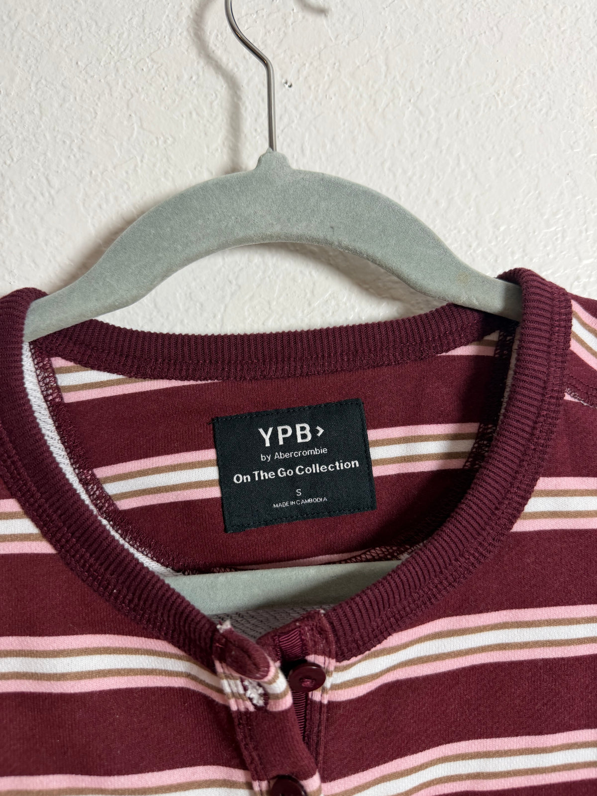 Abercrombie YPB Top Size Small