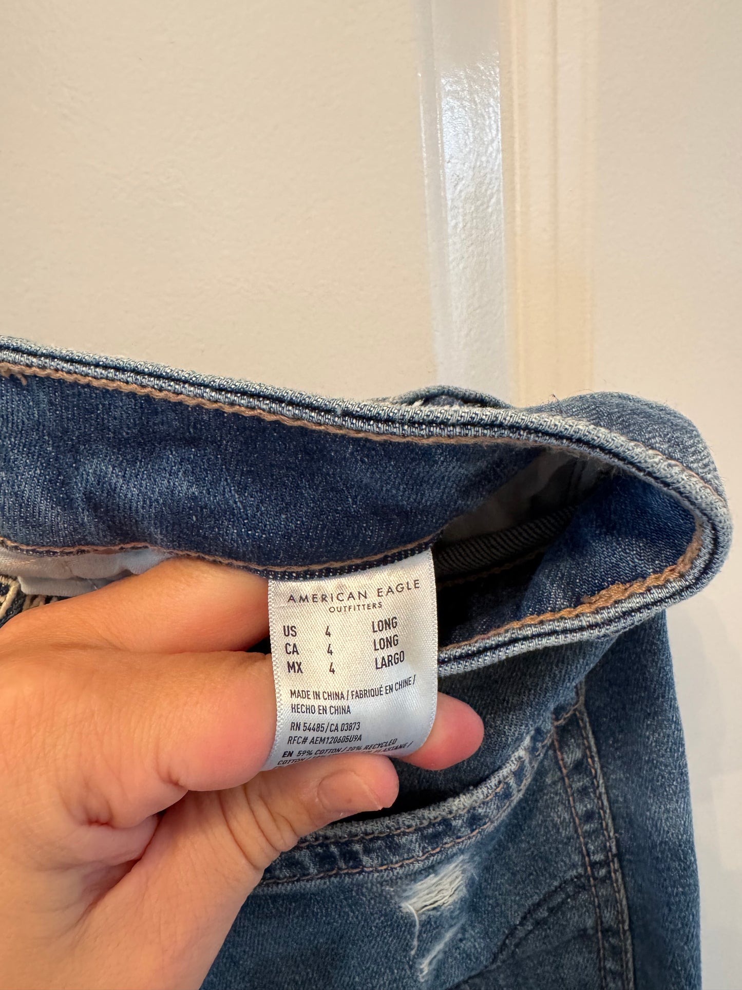 American Eagle Wide Leg Distressed Jeans Women’s 4 Long