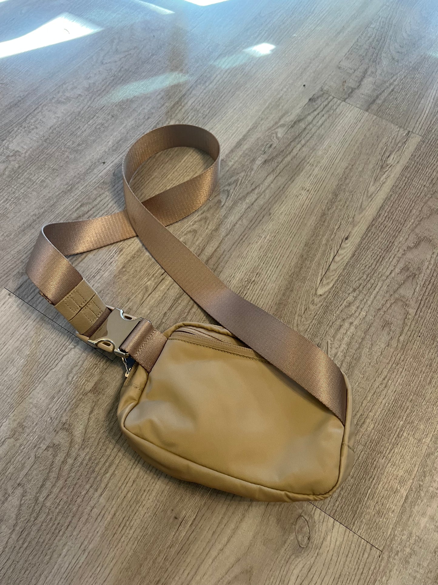 Lululemon Belt Bag (tan)