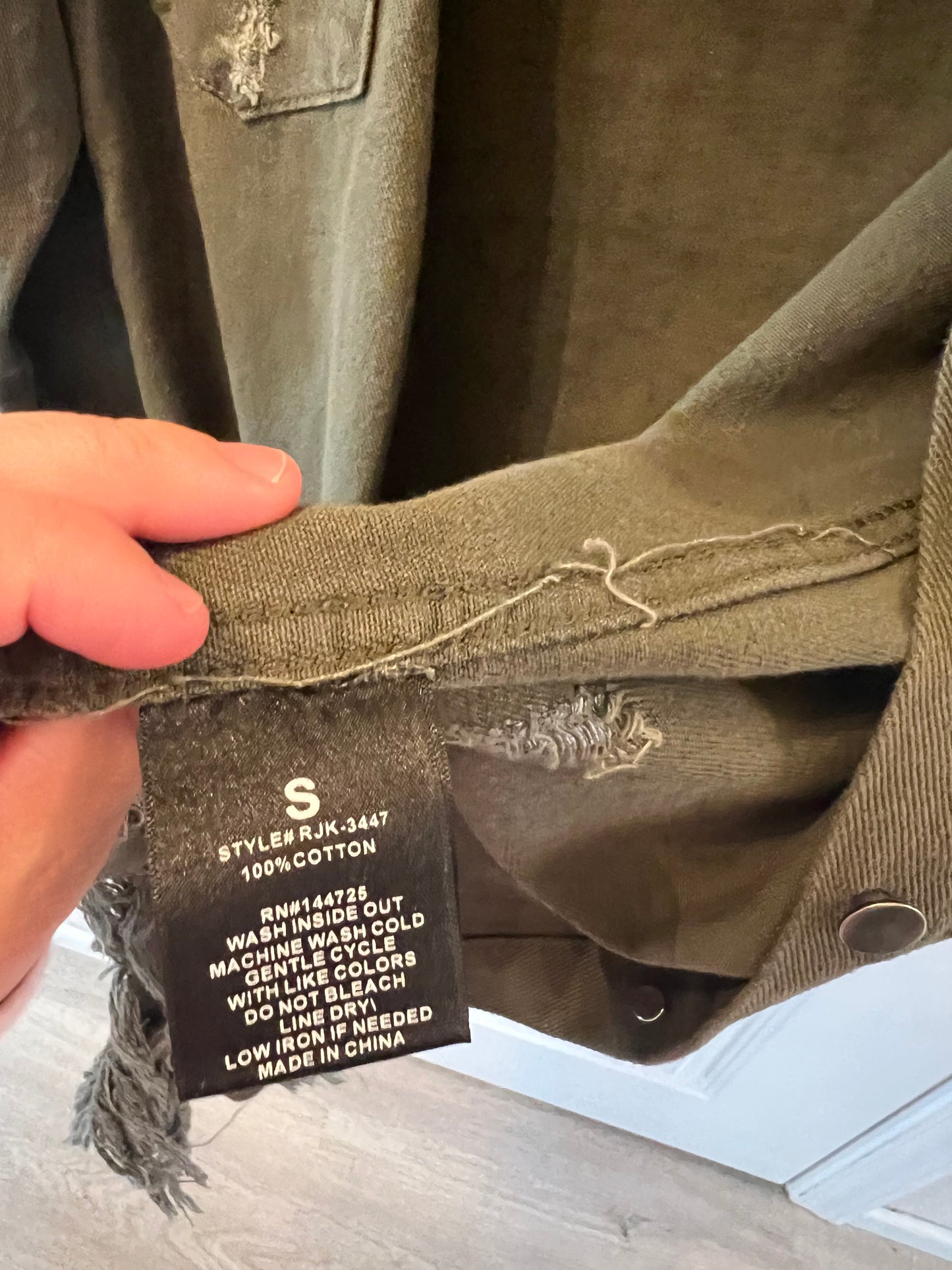 Distressed Cotton Shacket Women’s Size Small Military Green