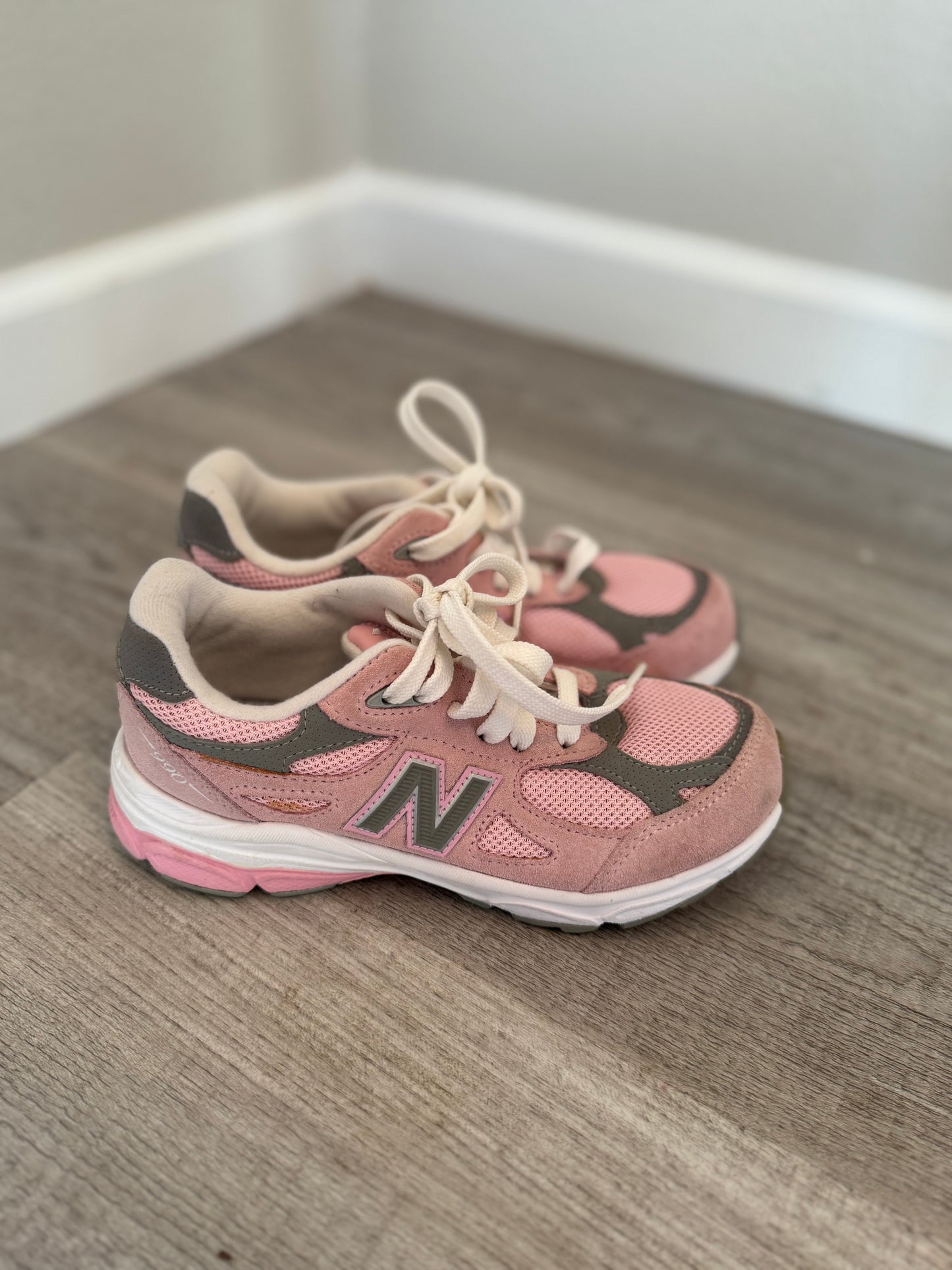New Balance FuelCell 990v6 Pre-School Size 1.5 Pink