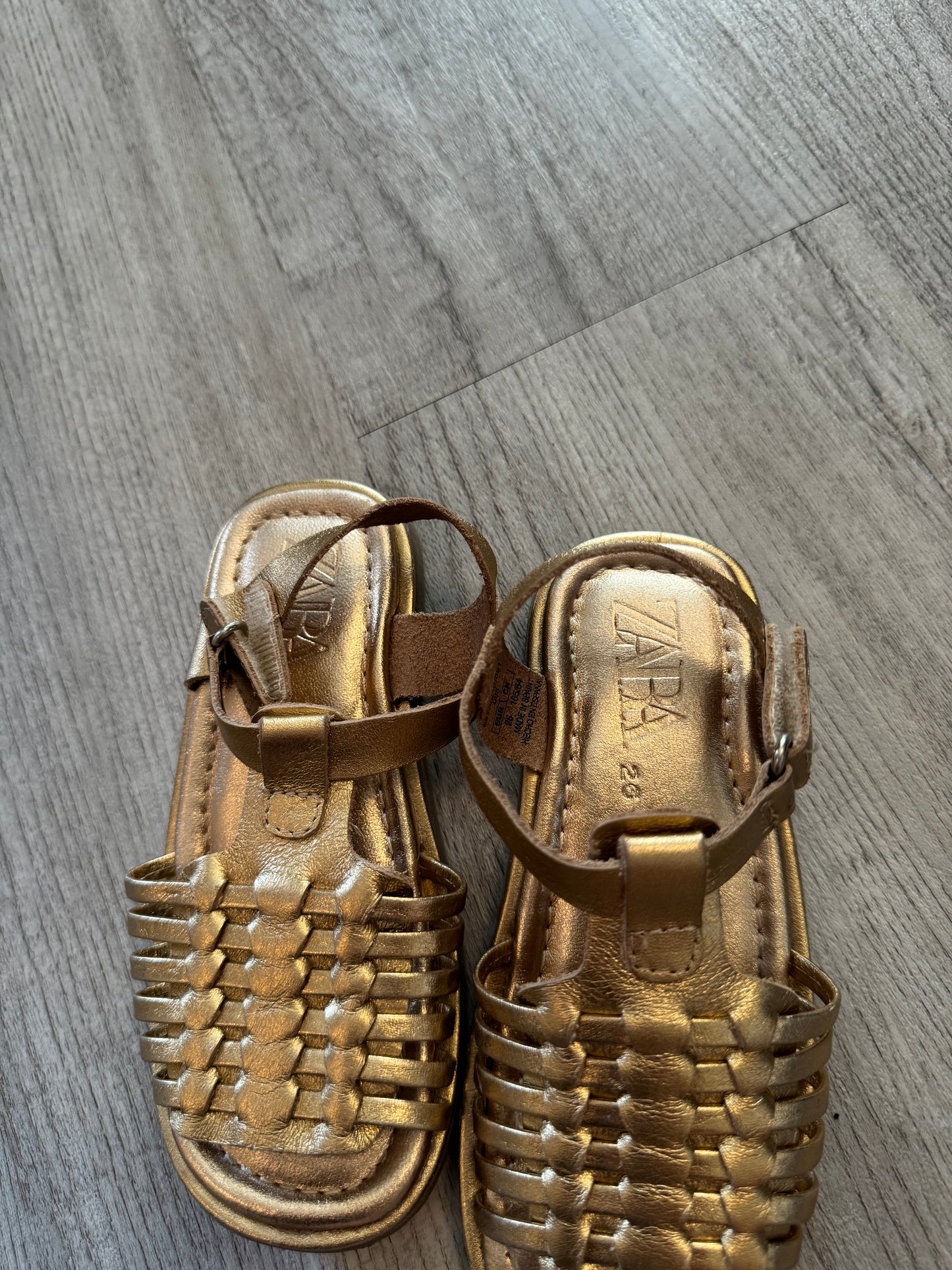 Zara Huarache Sandals Youth Girl’s Size 26 (U.S. Size 9) Metallic Gold