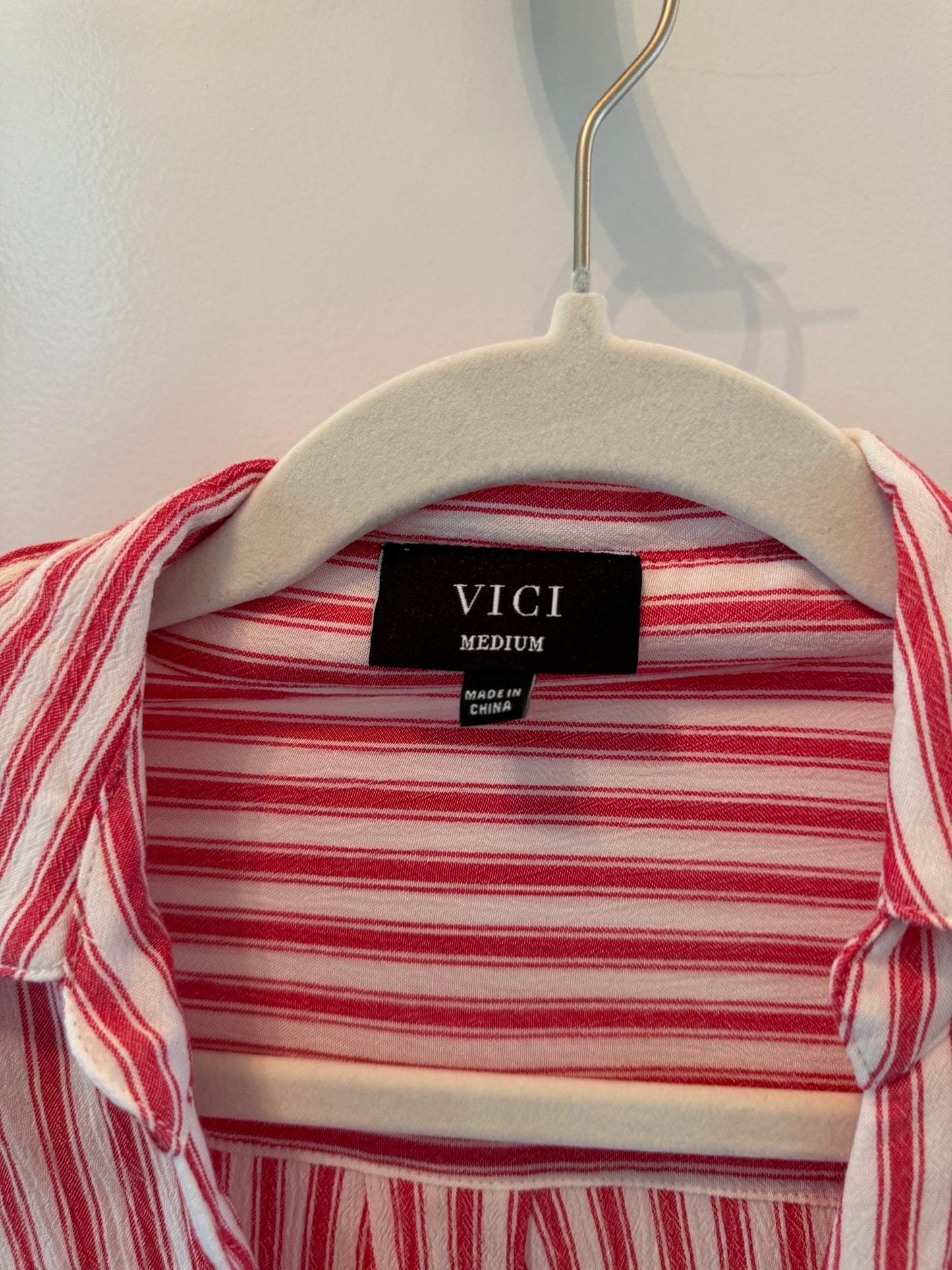 Vici Vertical Stripe Button Front Long Sleeve Shirt Women’s Size Medium Red White