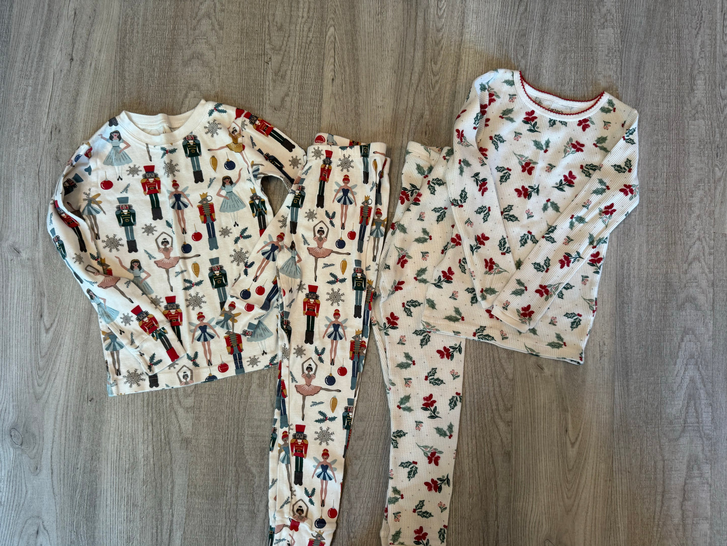 Carter’s Holiday Print Pajamas Matching Set Bundle Youth Size 5 Years White