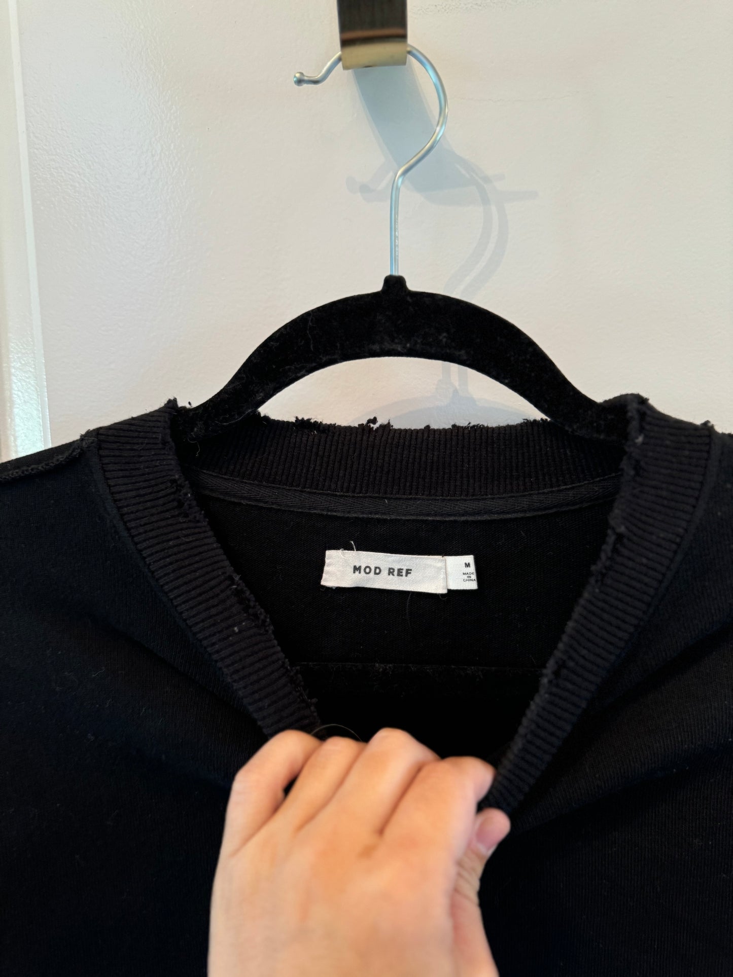 Mod Ref Distressed Crewneck Sweatshirt Women’s Size Medium Black