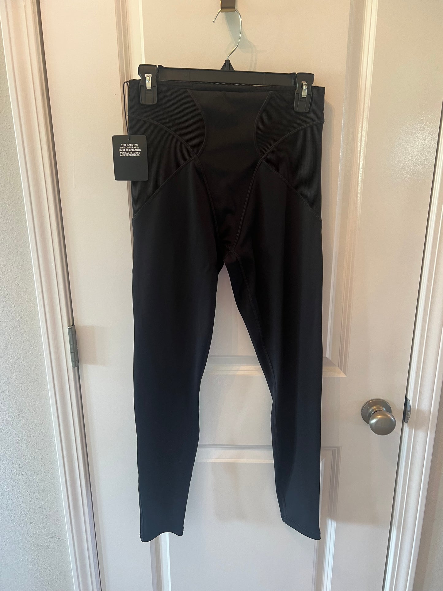 Savage x Fenty Sport by Rihanna Leggings Women’s Medium NWT