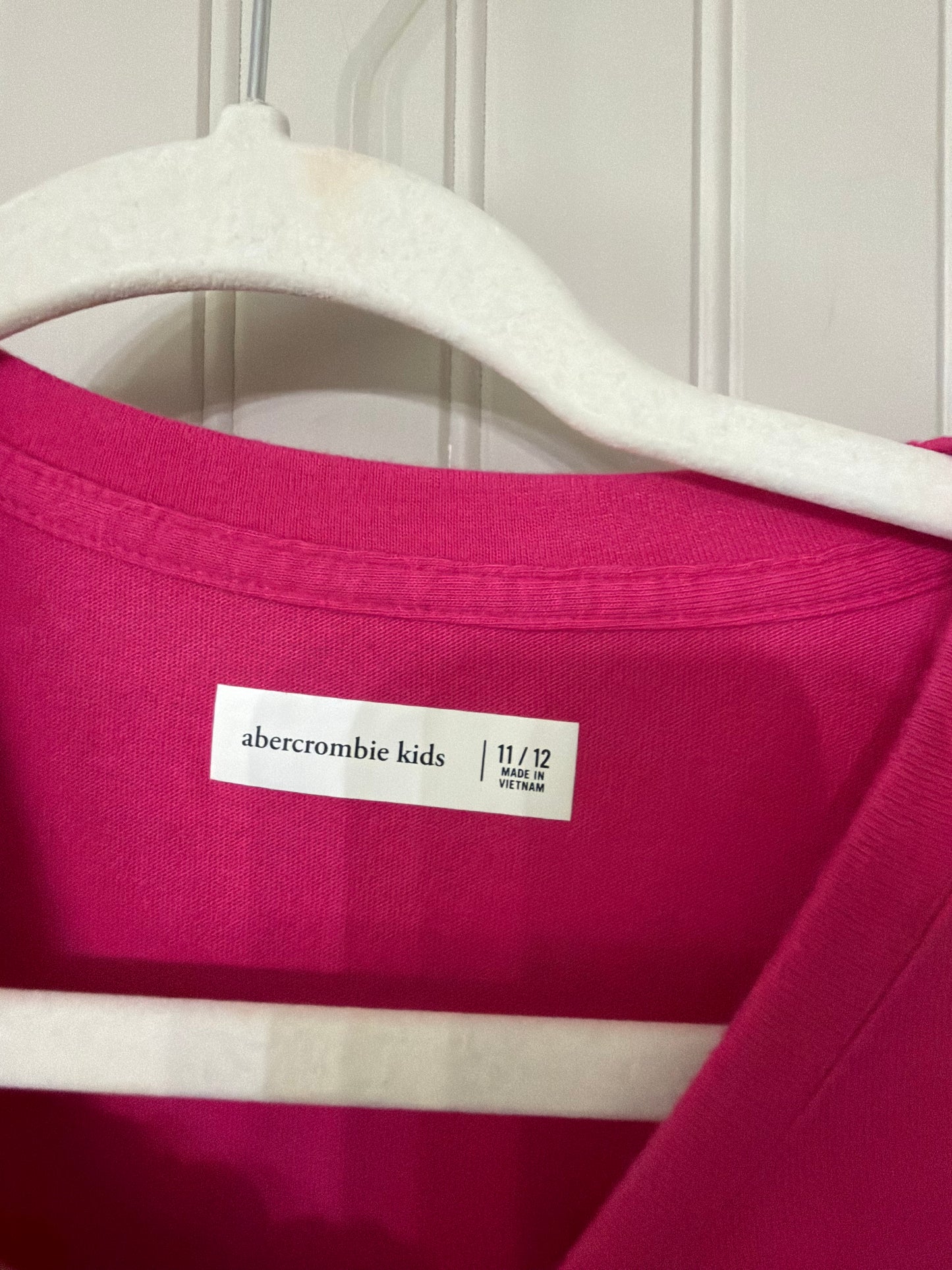 Abercrombie & Fitch Rolling Stones Tee Girl’s Size 11/12 Pink