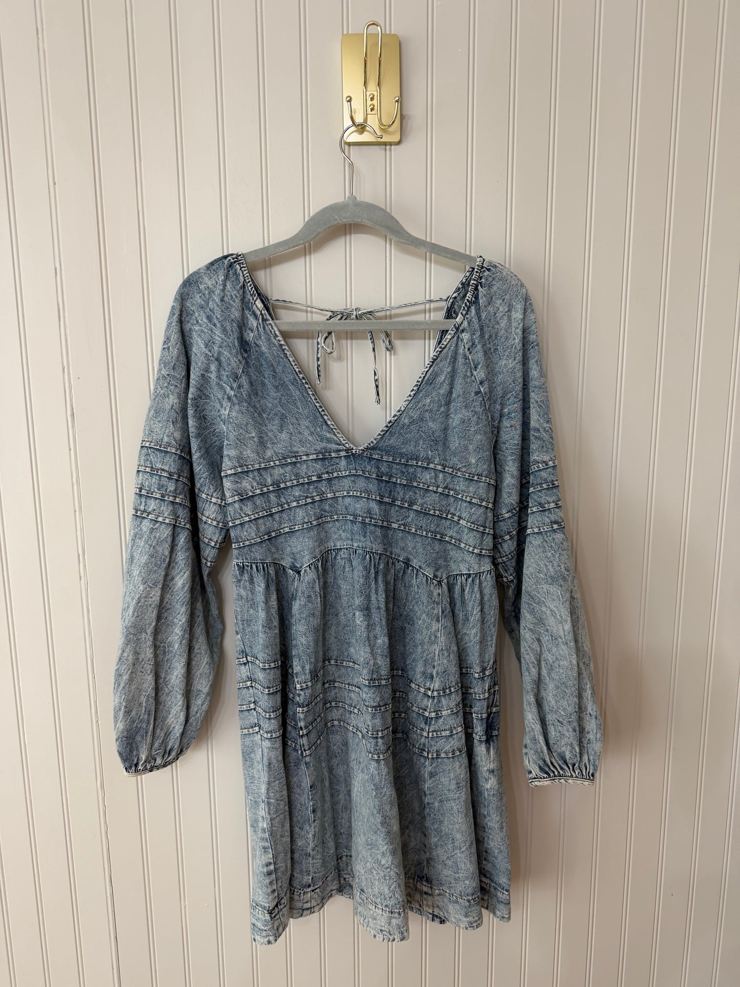 Women’s denim dress size small